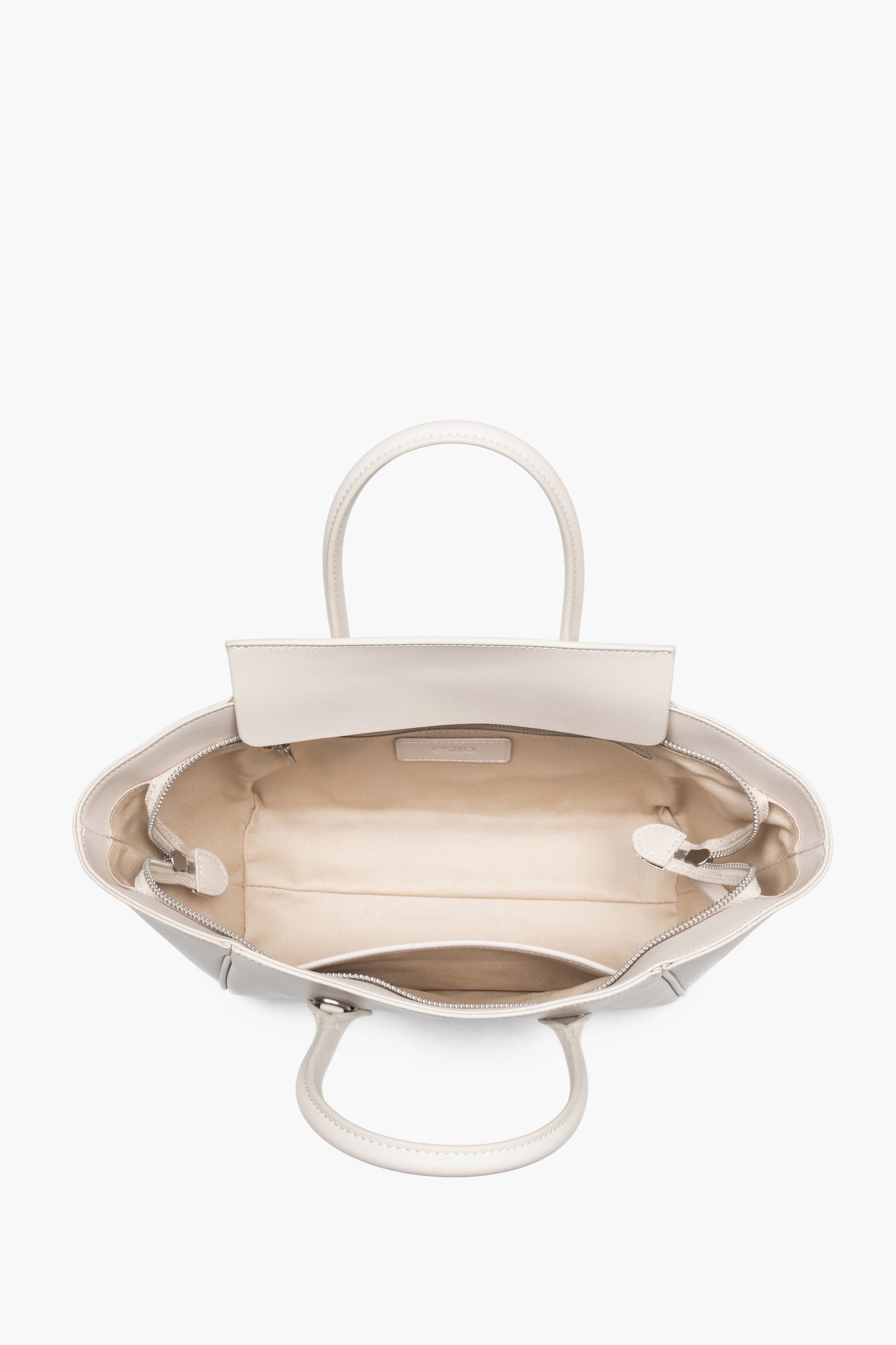 Damen-Tote-Bag in Milchbeige aus glattem Leder von oben gesehen