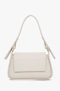 Frontansicht der milchbeigen Damen-Schultertasche aus Premium-Leder mit kurzem Schulterriemen