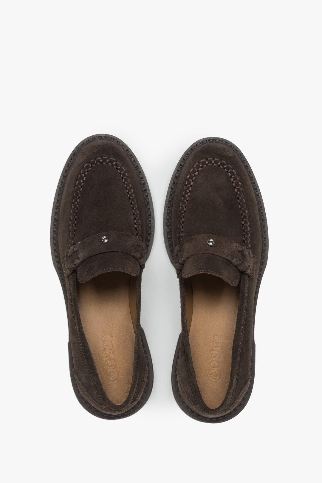 Klassischer Penny Loafer aus dunkelbraunem Veloursleder.