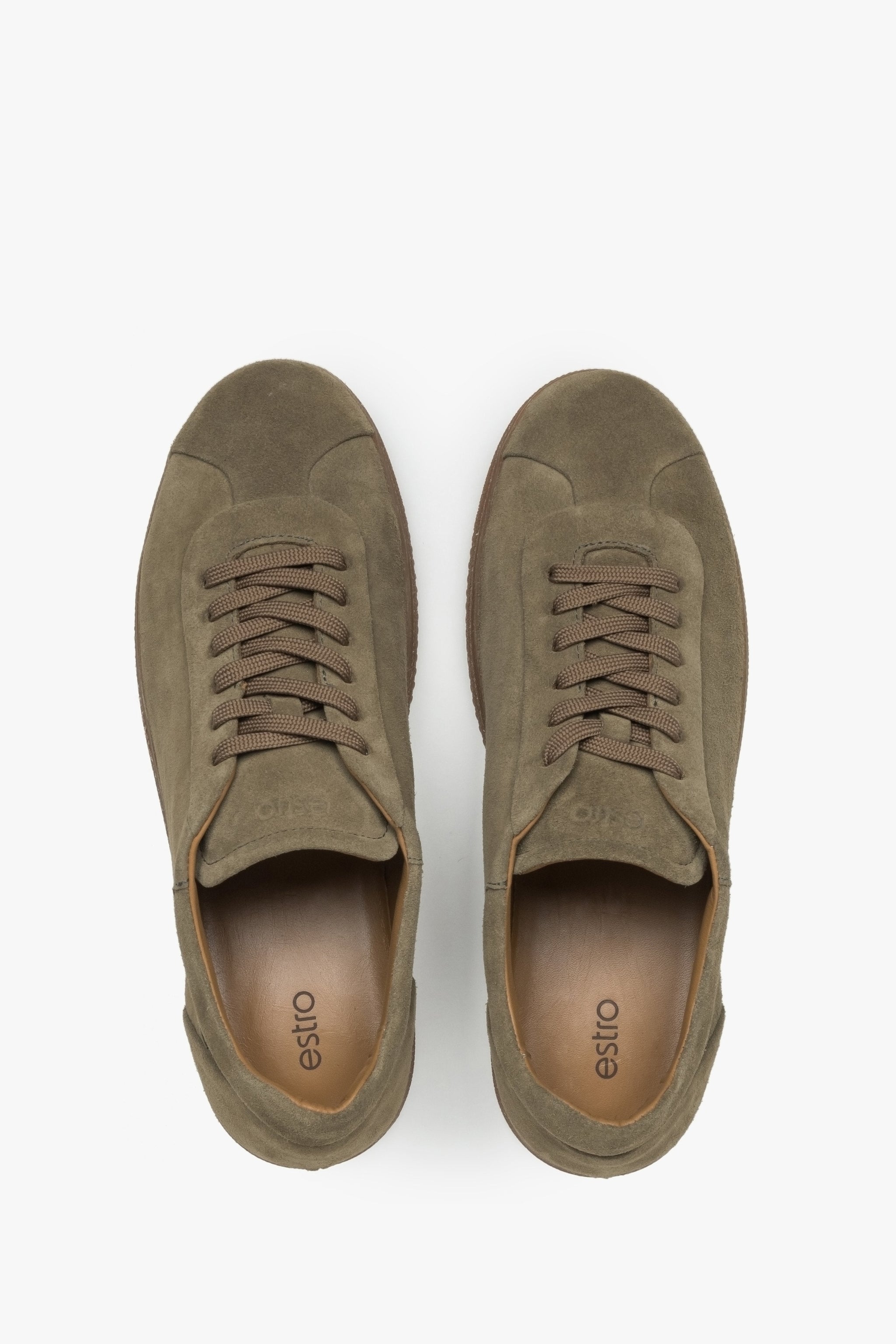 Khakifarbene Herren-Sneaker von Estro, gefertigt aus hochwertigem italienischem Echtvelours.