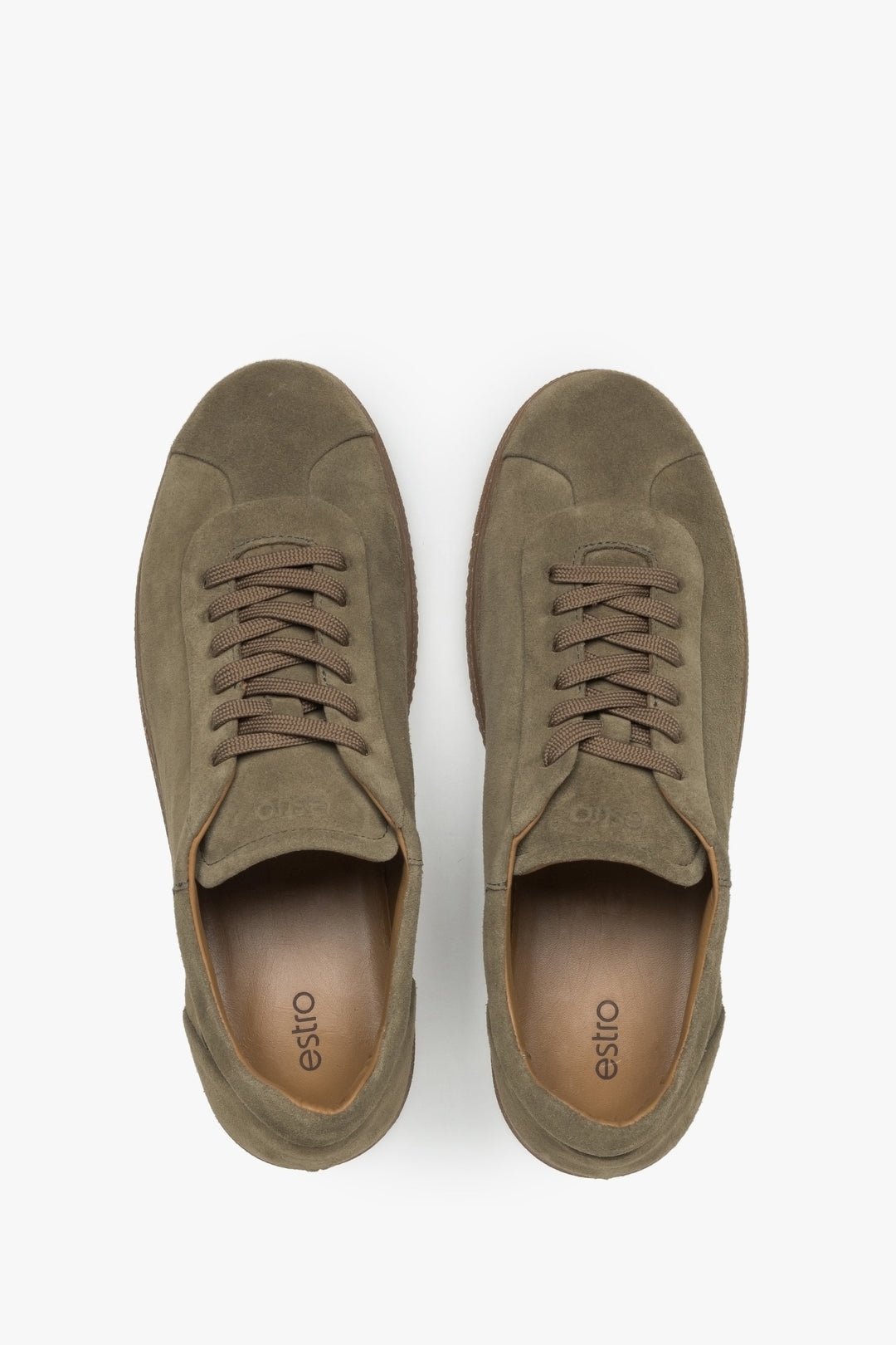 Khakifarbene Herren-Sneaker von Estro, gefertigt aus hochwertigem italienischem Echtvelours.