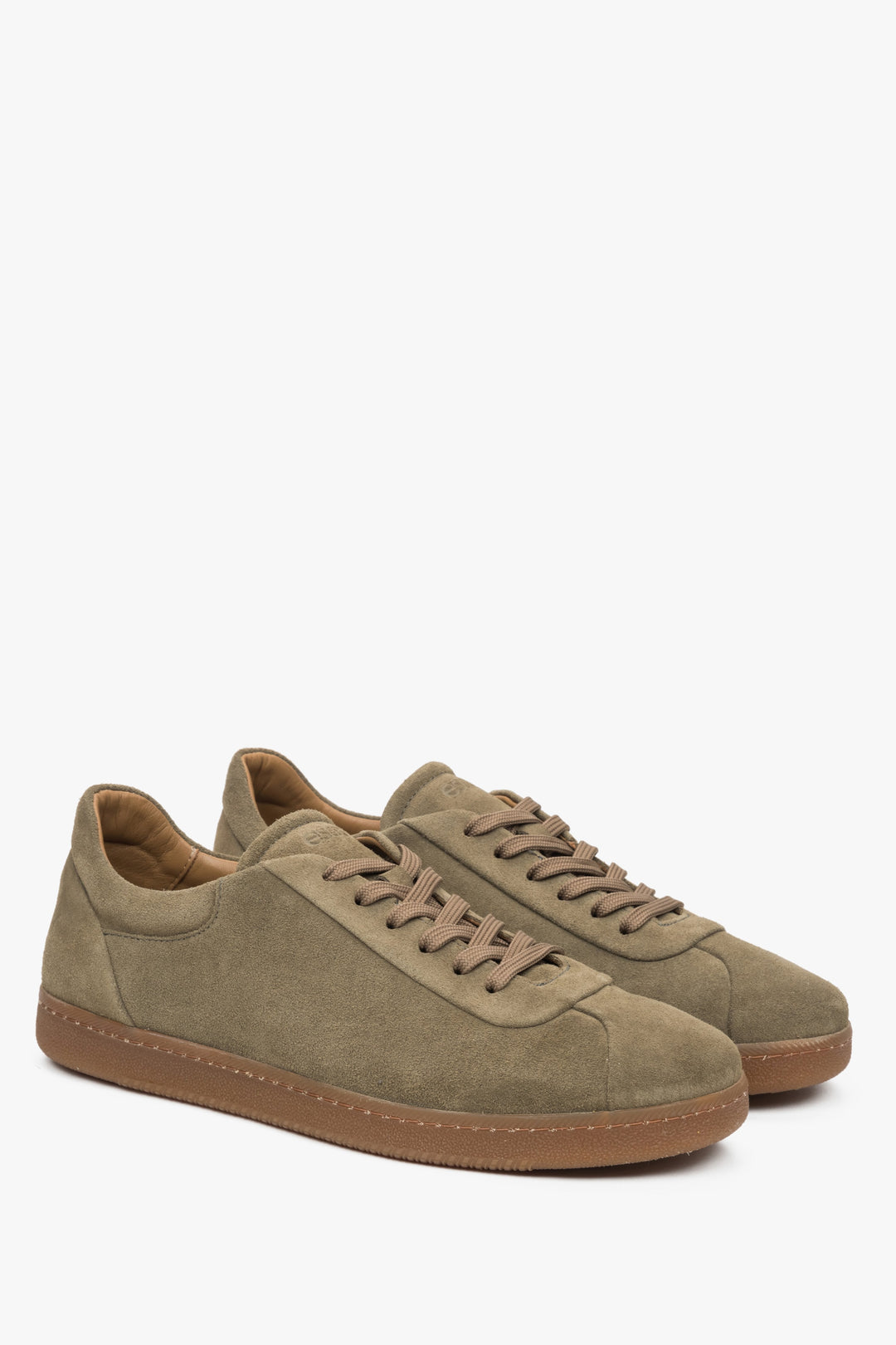 Khakifarbene Herren-Sneaker von Estro, gefertigt aus hochwertigem italienischem Echtvelours.