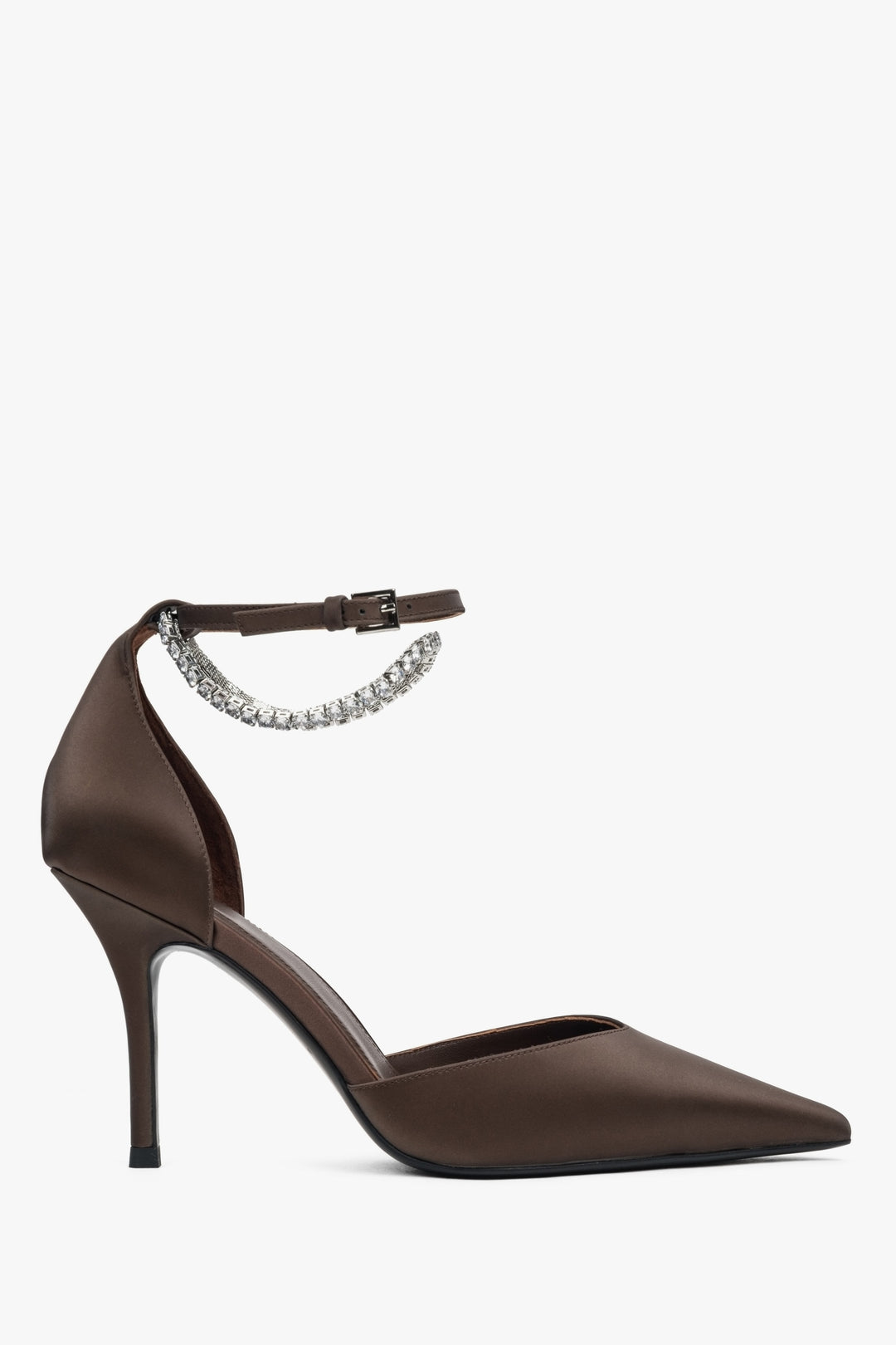 Seitenansicht der dunkelbraunen Damen-Pumps mit spitzer Kappe und Zirkonia-Riemen Estro ER00116975