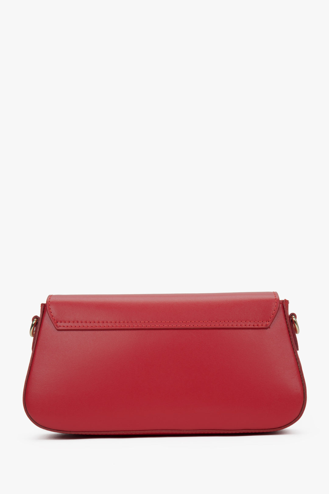 Flache Rückansicht der formschönen, roten Leder-Schultertasche