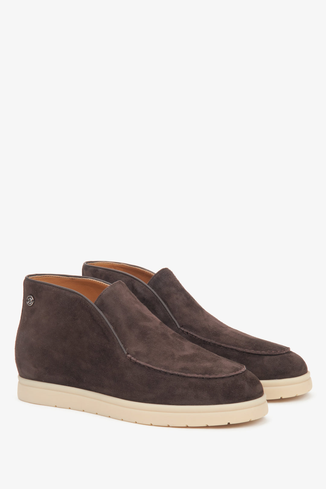 Sattelbraune Damen Low-Top-Stiefeletten aus Veloursleder und Leder von Estro.
