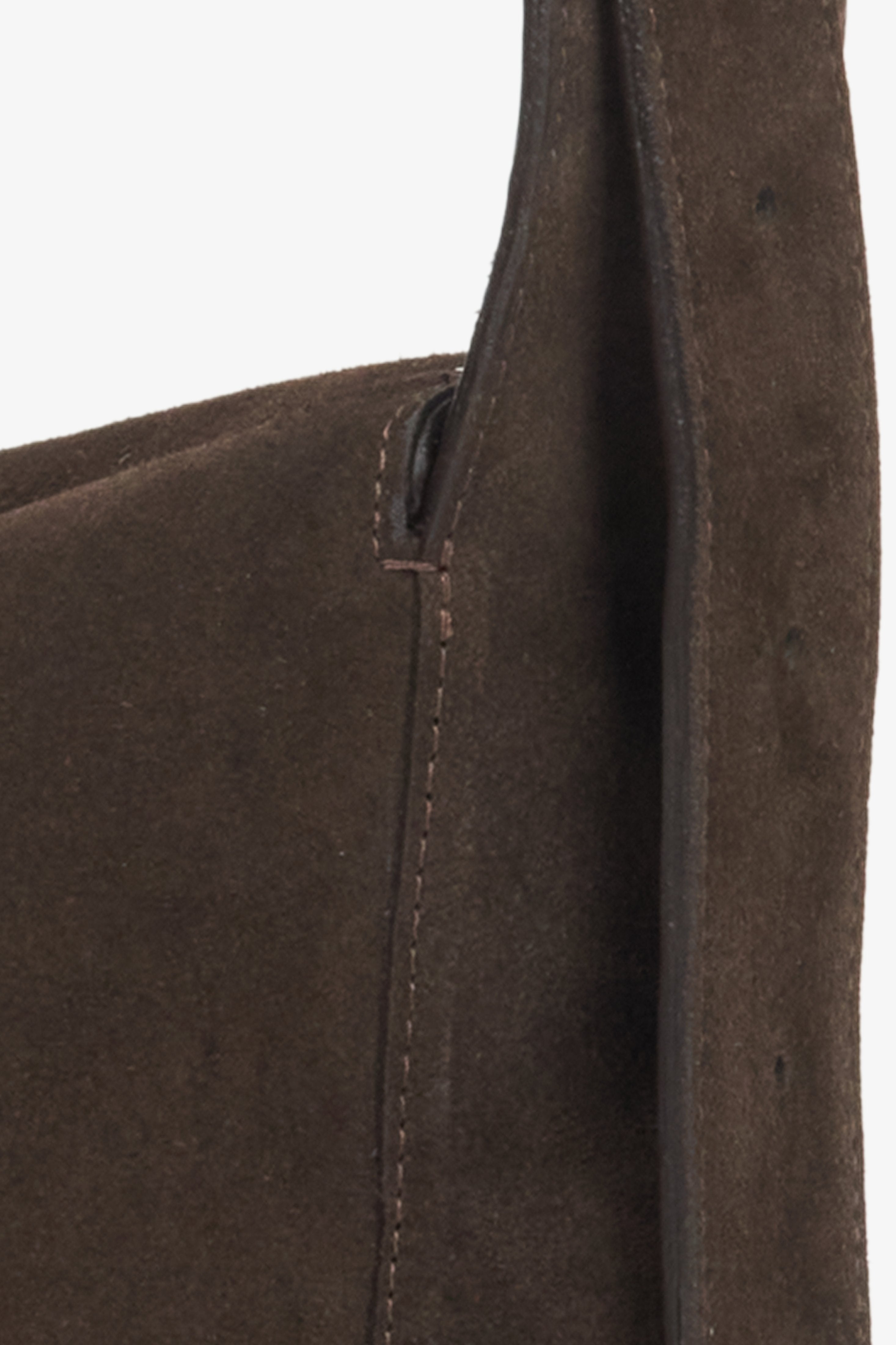 Sattelbraune Damen-Umhängetasche aus edlem italienischem Velours.