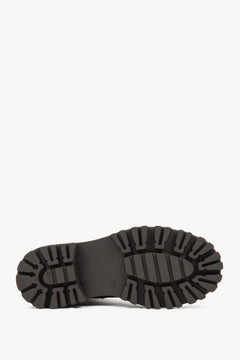 Luxuriös weiche Velours-Stiefeletten in einem warmen Braunton für ganztägigen Tragekomfort.