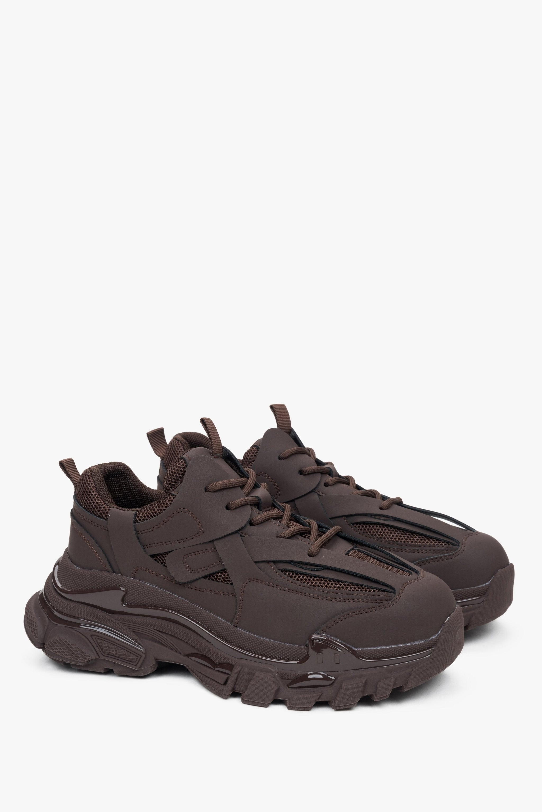 Damen-Sneaker aus der Sports-Linie ES8 in Dunkelbraun für Frühling und Herbst.