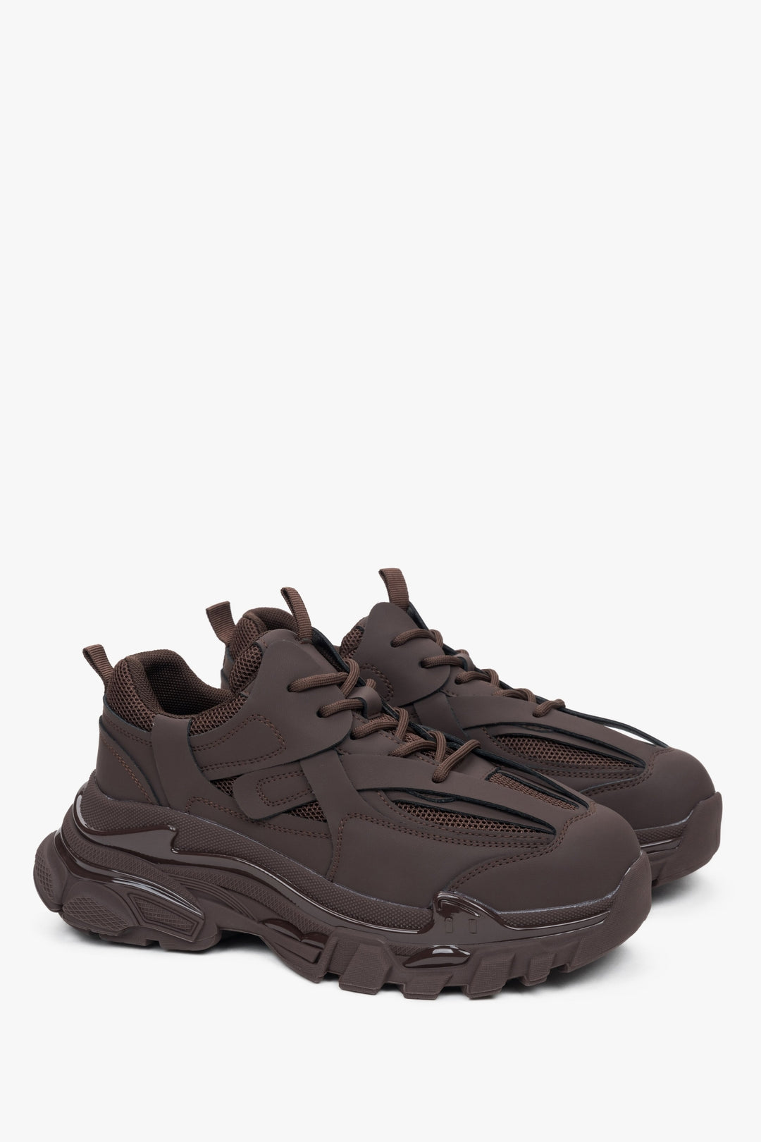 Damen-Sneaker aus der Sports-Linie ES8 in Dunkelbraun für Frühling und Herbst.