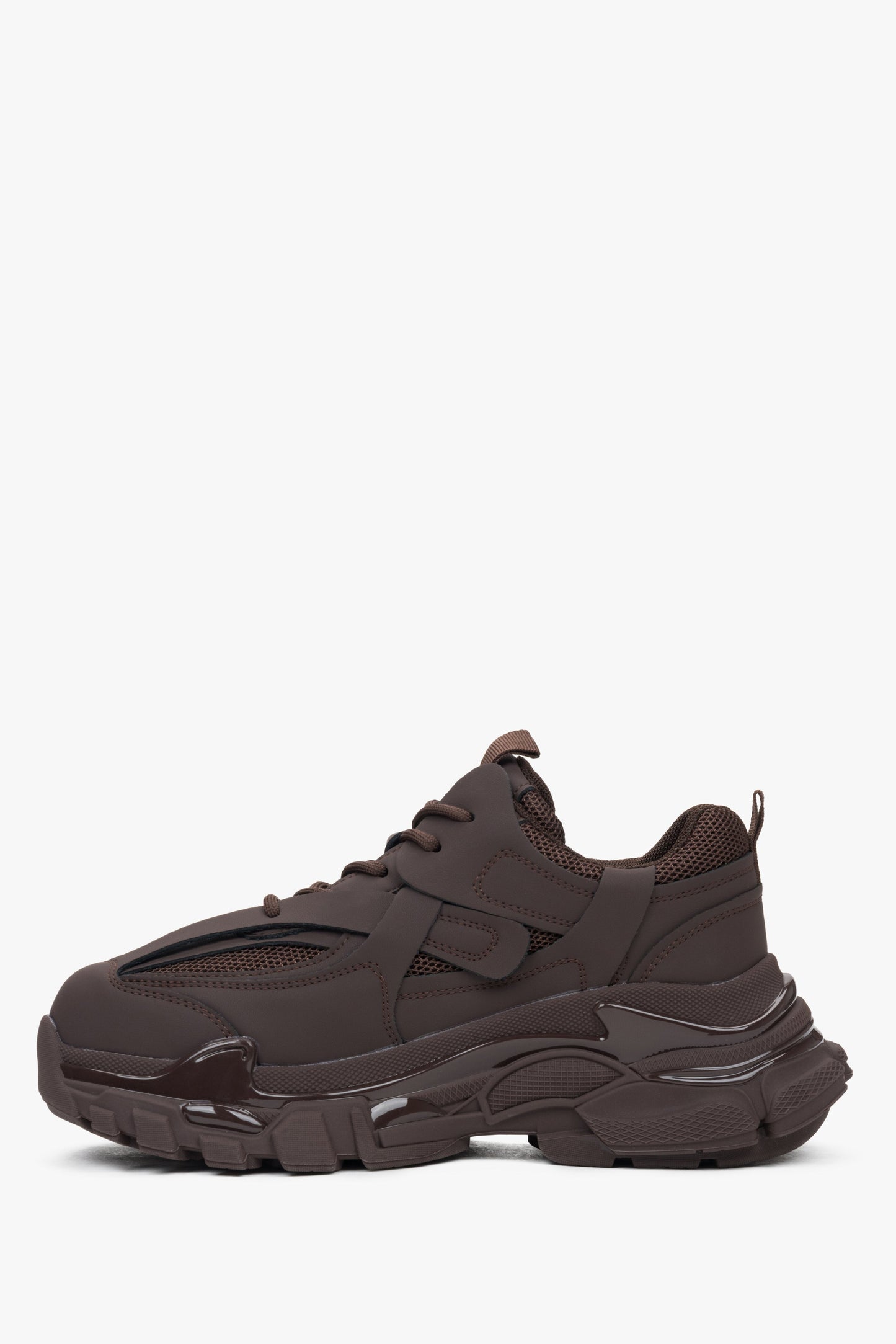 Damen-Sneaker ES8 in Dunkelbraun mit dicker Sohle; geeignet für Frühling und Herbst.