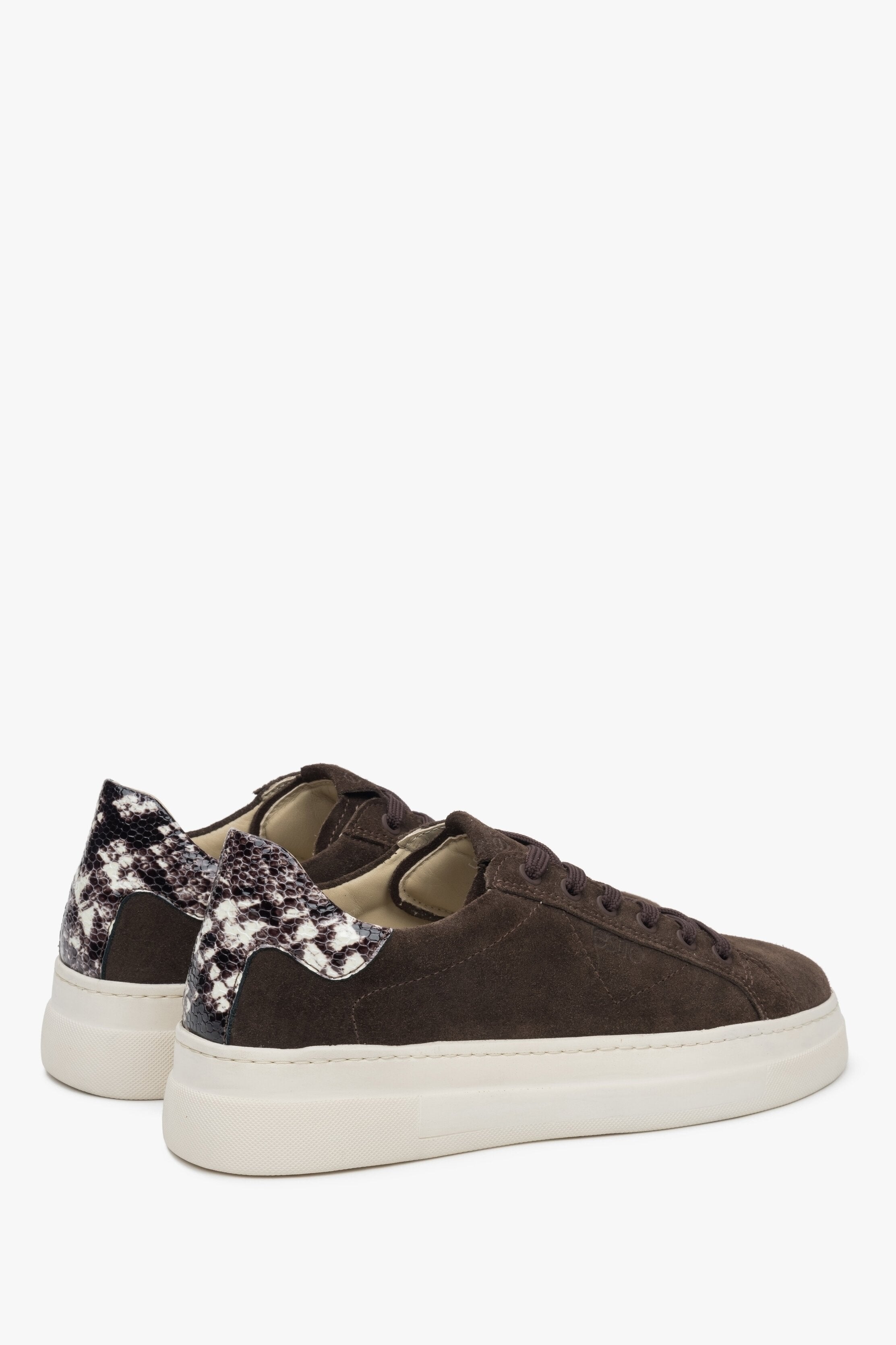 Sattelbraune Damen-Sneaker mit Animal-Print: Estro aus italienischem Velours.