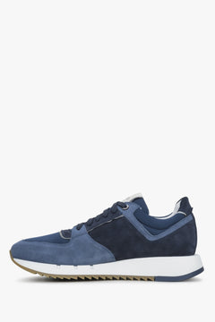Flaches Seitenprofil der Herren-Sneaker mit sichtbarem Markenlogo am Obermaterial