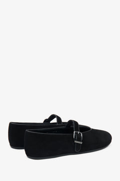 Diagonale Rückansicht des Paares schwarzer Damen-Ballerinas aus feinem Naturvelours