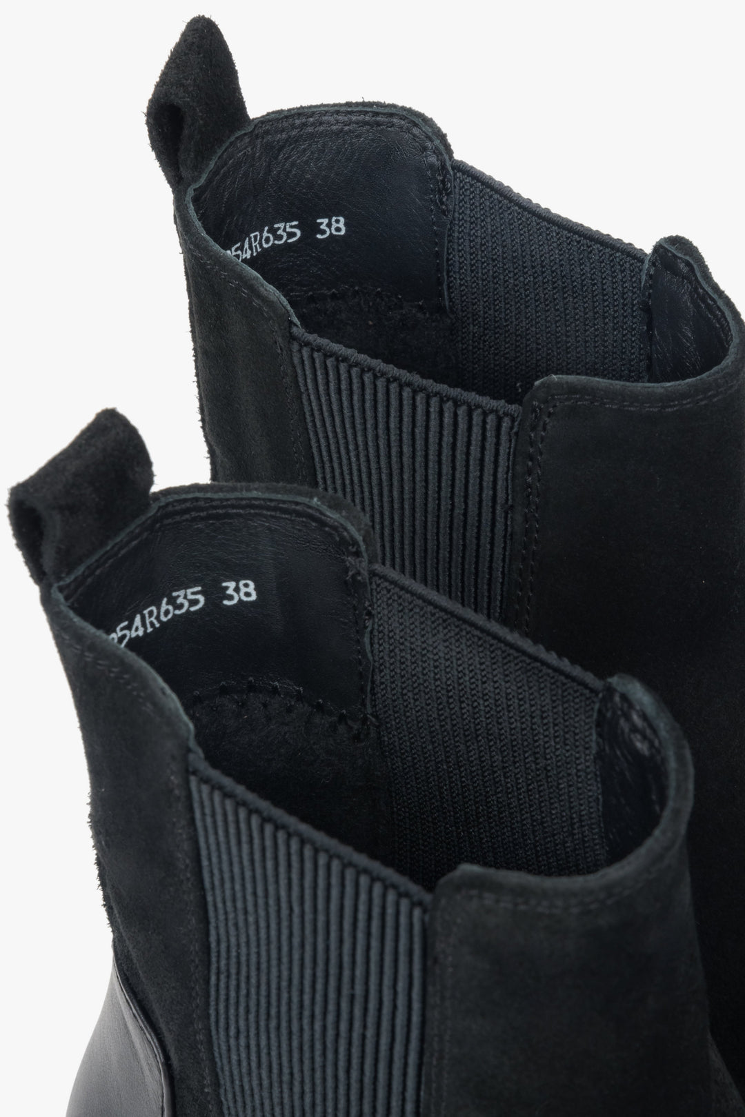 Schwarze Damen-Chelsea-Boots aus Velours- und Glattleder.