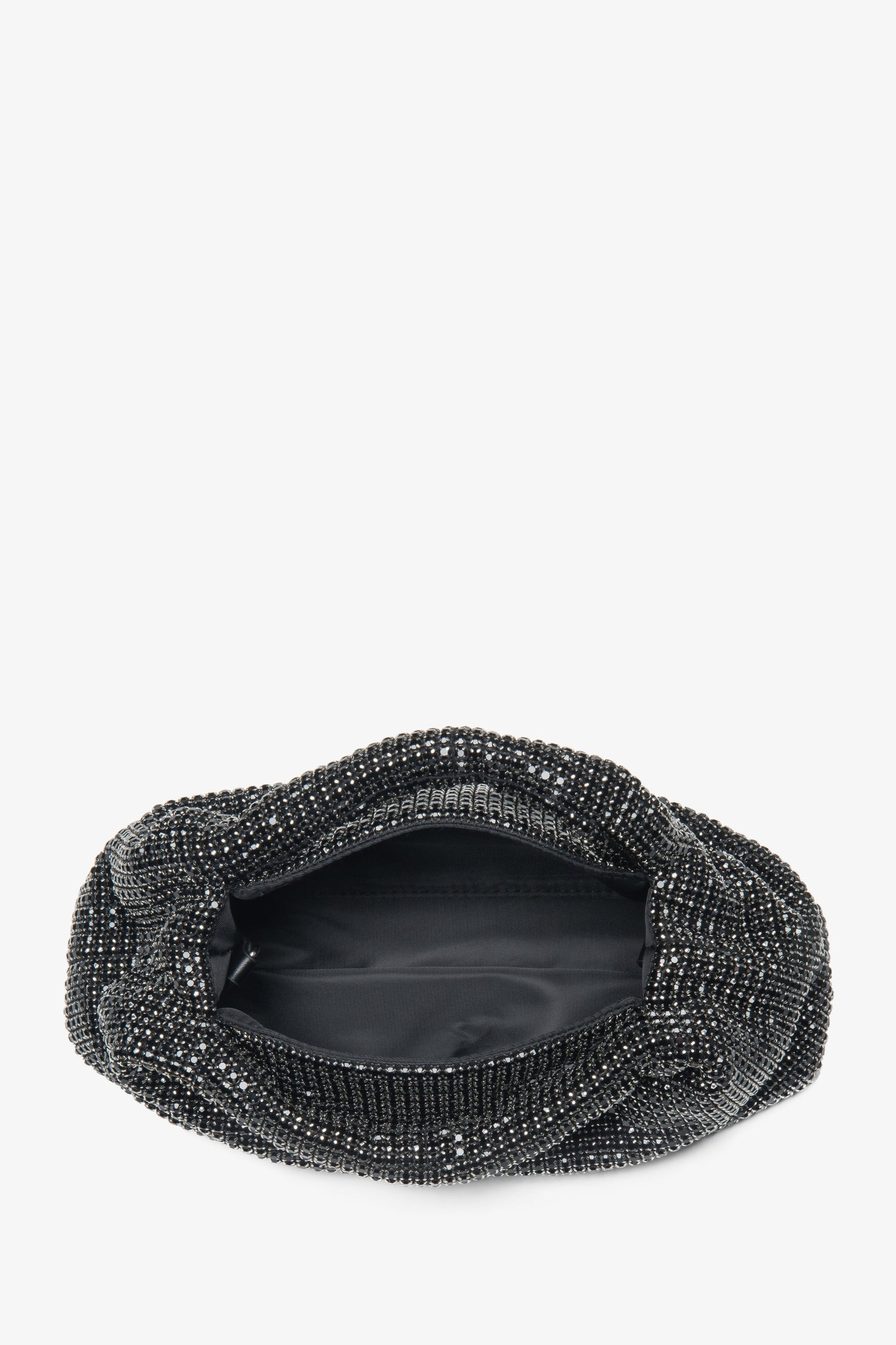 Schwarze Abendtasche für Damen von Estro, mit luxuriösen Kristallen und einem auffälligen strukturierten Henkel.