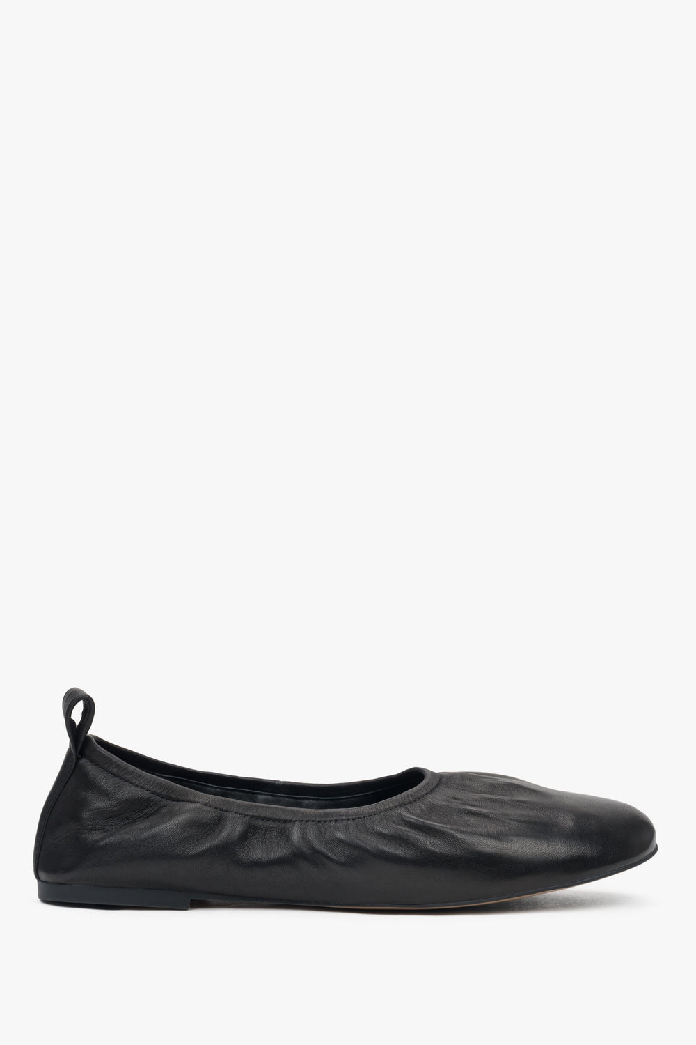 Elastische schwarze Ballerinas aus Echtleder für Damen.