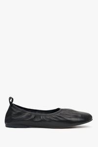 Elastische schwarze Ballerinas aus Echtleder für Damen.