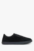 Flache Profilansicht der schwarzen Velours-Sneaker im Barefoot-Design für Damen 