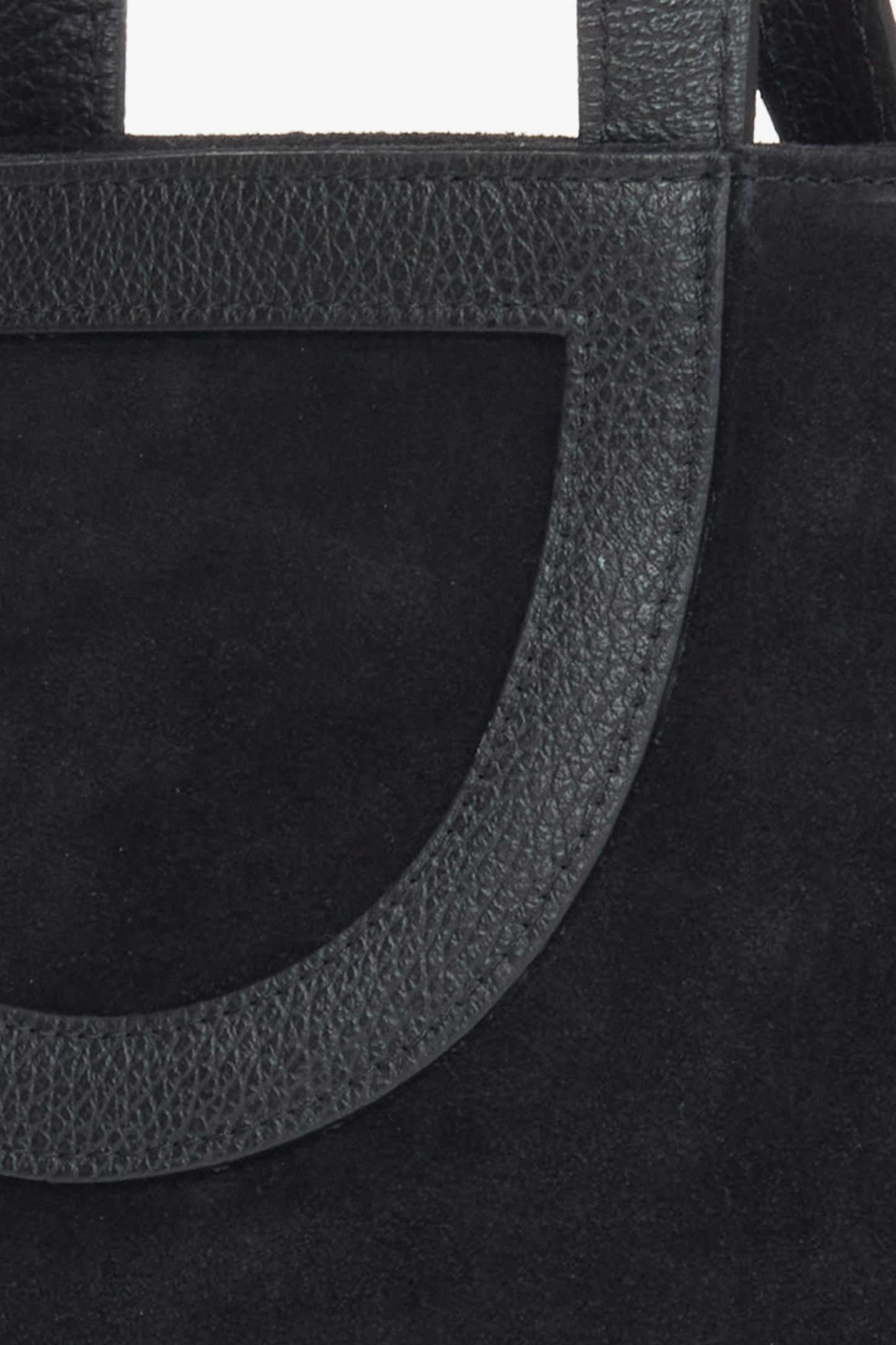 Damen-Bucket-Bag aus hochwertigem italienischem Premium-Naturvelours in Schwarz – Details.