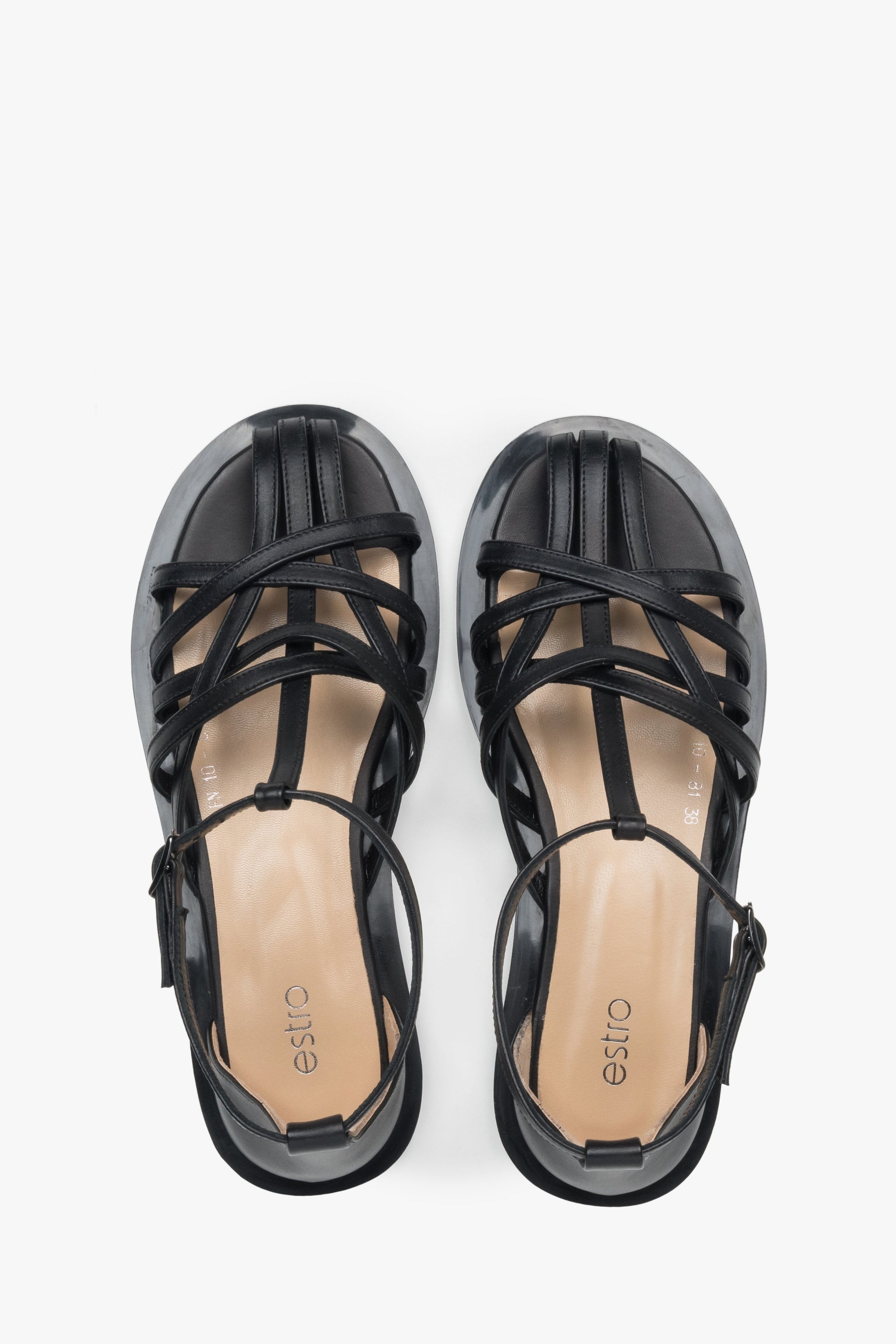 Fischersandalen für Damen aus Leder in der Farbe Schwarz.