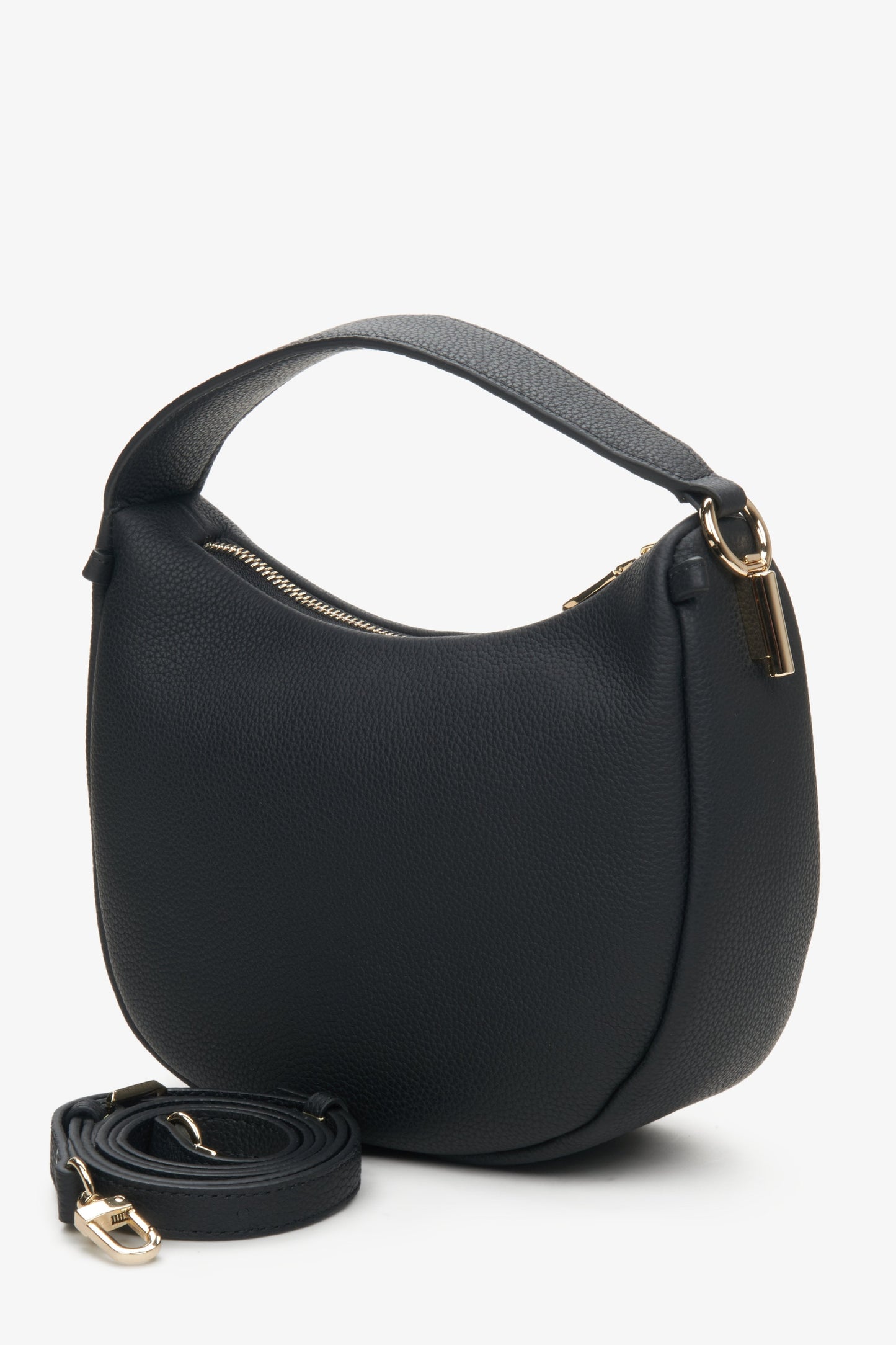 Leder-Damenhandtasche in Halbmond-Form von Estro in Schwarz.
