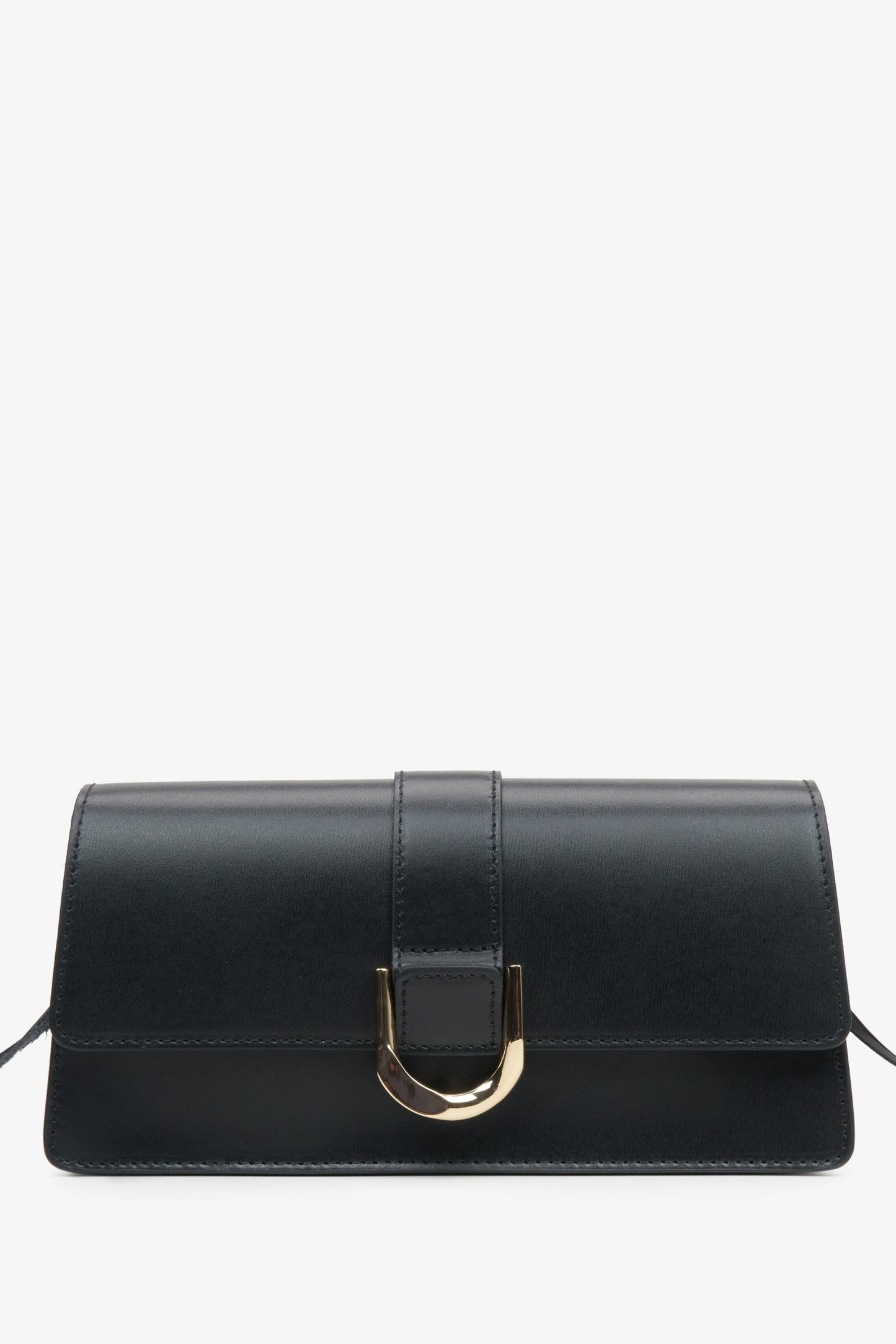 Damen-Handtasche aus schwarzem Leder mit goldfarbenen Akzenten.