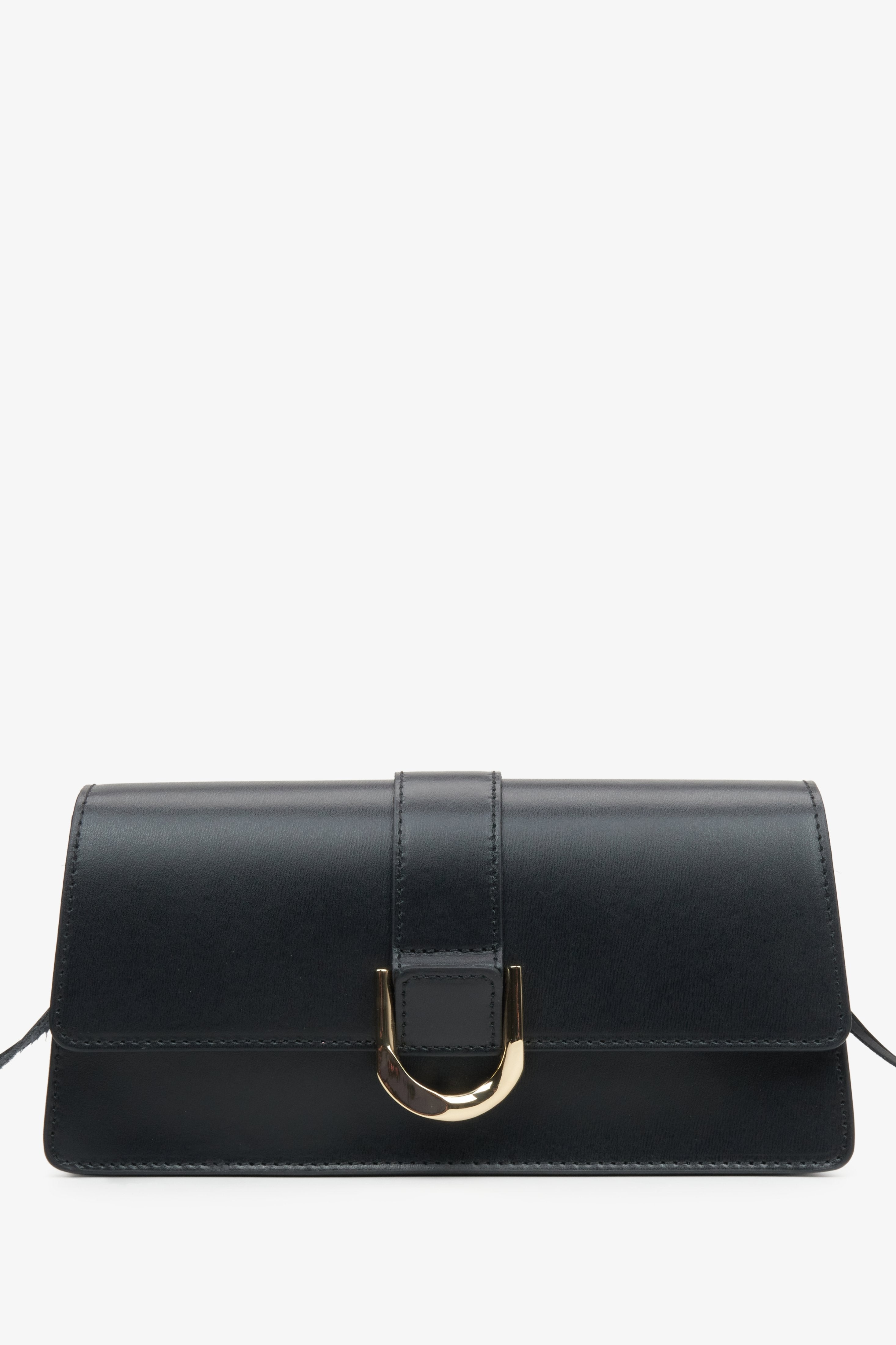 Damen-Handtasche aus schwarzem Leder mit goldfarbenen Akzenten.