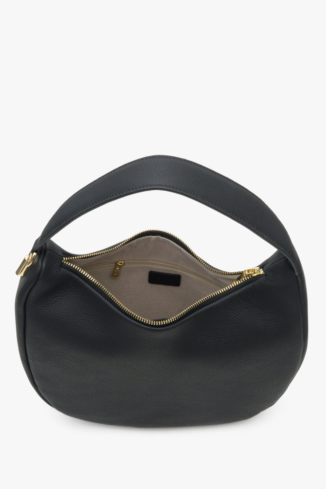 Schwarze Damen-Lederhandtasche von Estro – Nahaufnahme des Innenraums.