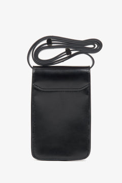 Stilvolle Damen-Handytasche aus schwarzem Leder von Estro – Rückansicht.