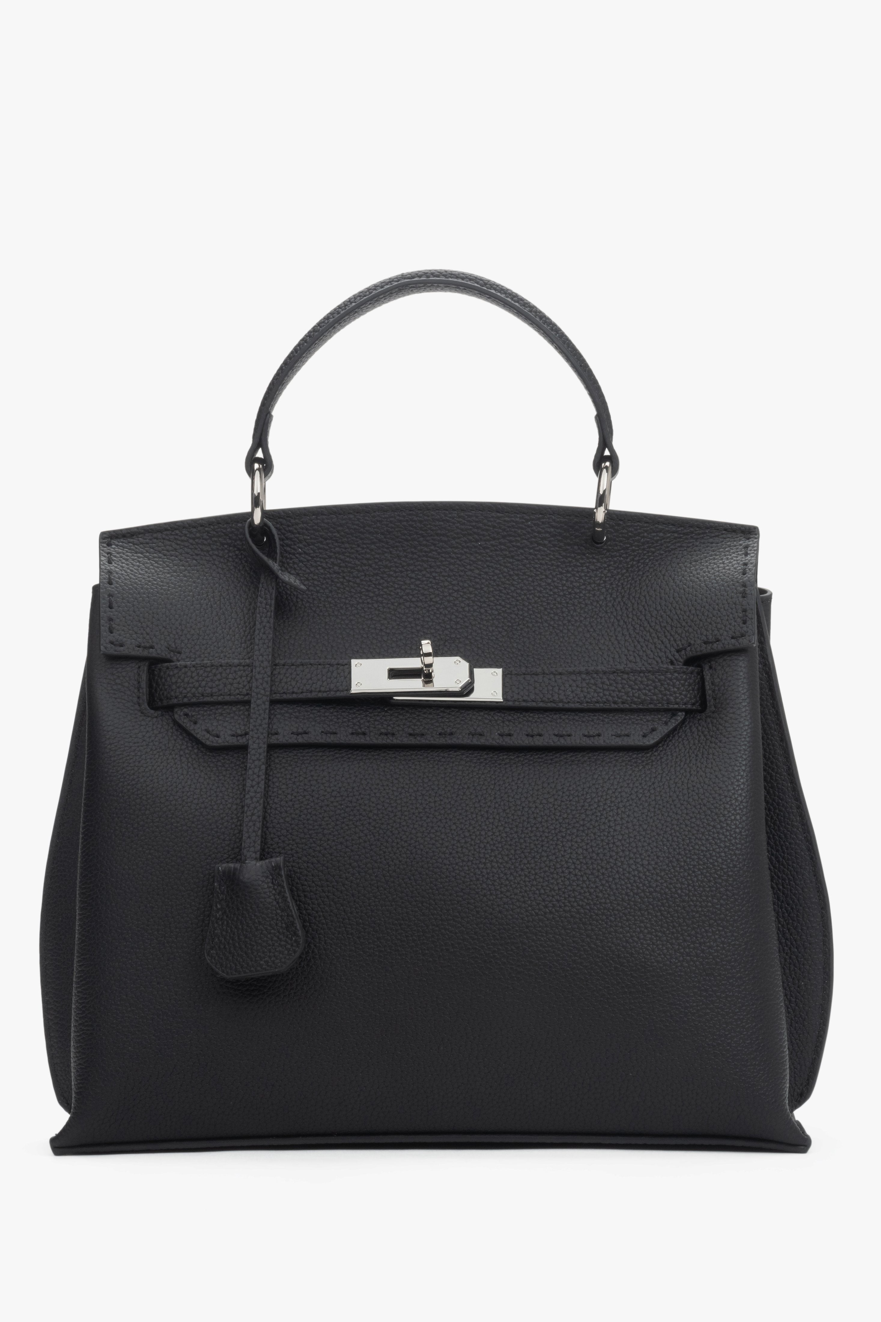 Frontansicht der eleganten Estro Tasche in Koffer-Optik mit silbernen Elementen.