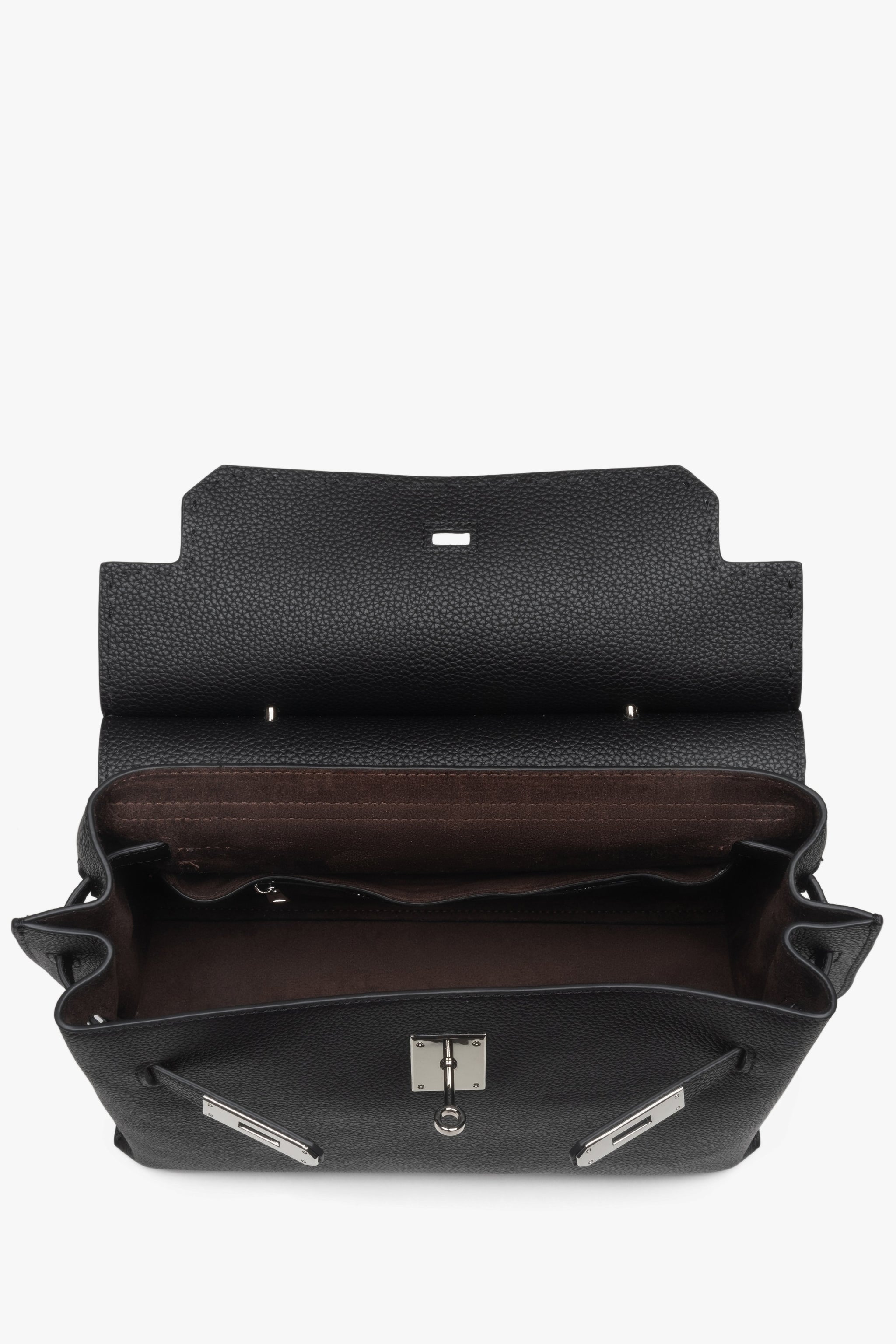 Blick in das Innere der Tasche mit Fokus auf das hochwertige Futter aus Veloursleder.