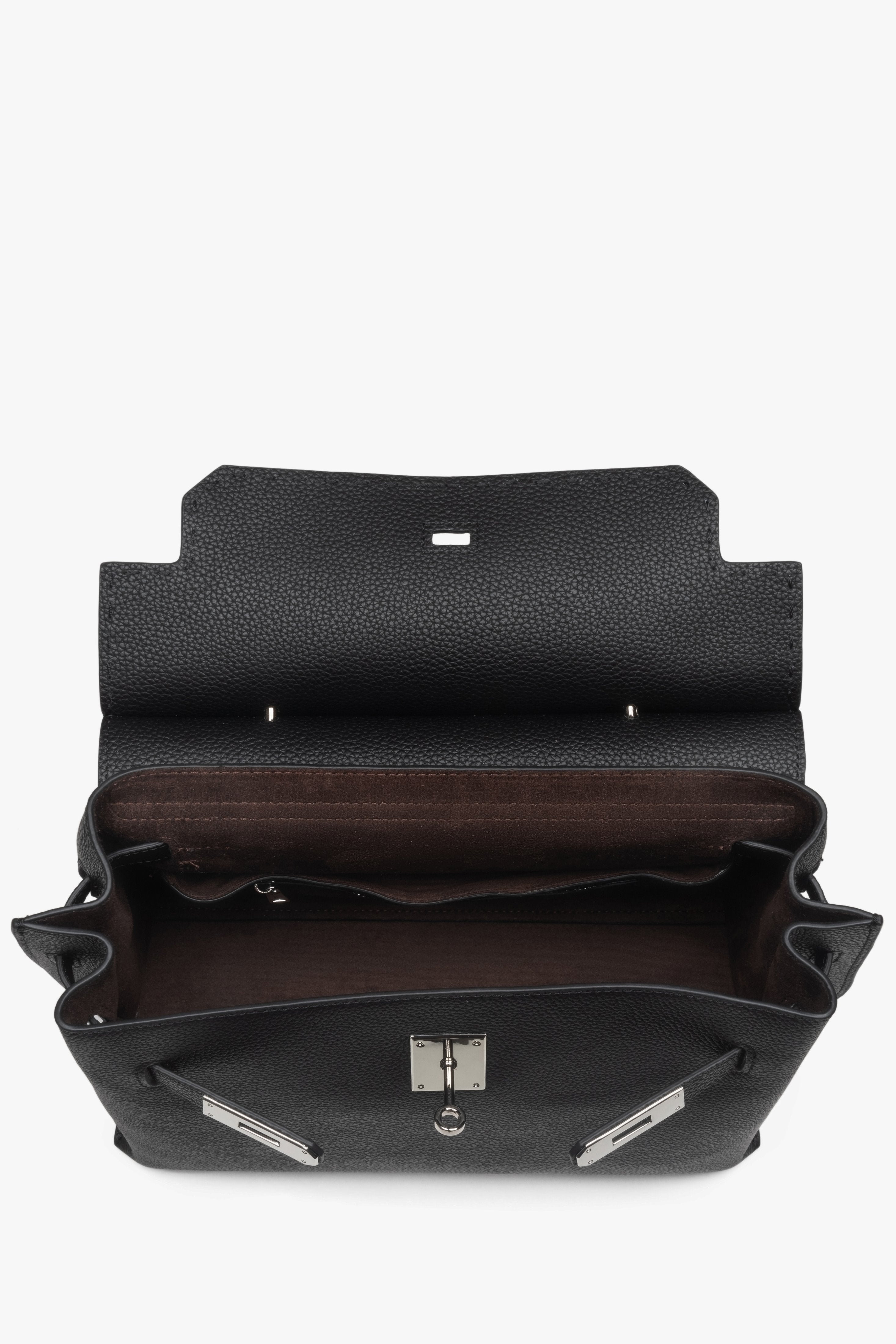 Blick in das Innere der Tasche mit Fokus auf das hochwertige Futter aus Veloursleder.