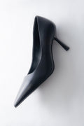 Schwarze Damen-High-Heels von Estro aus echtem Leder mit spitzer Kappe.