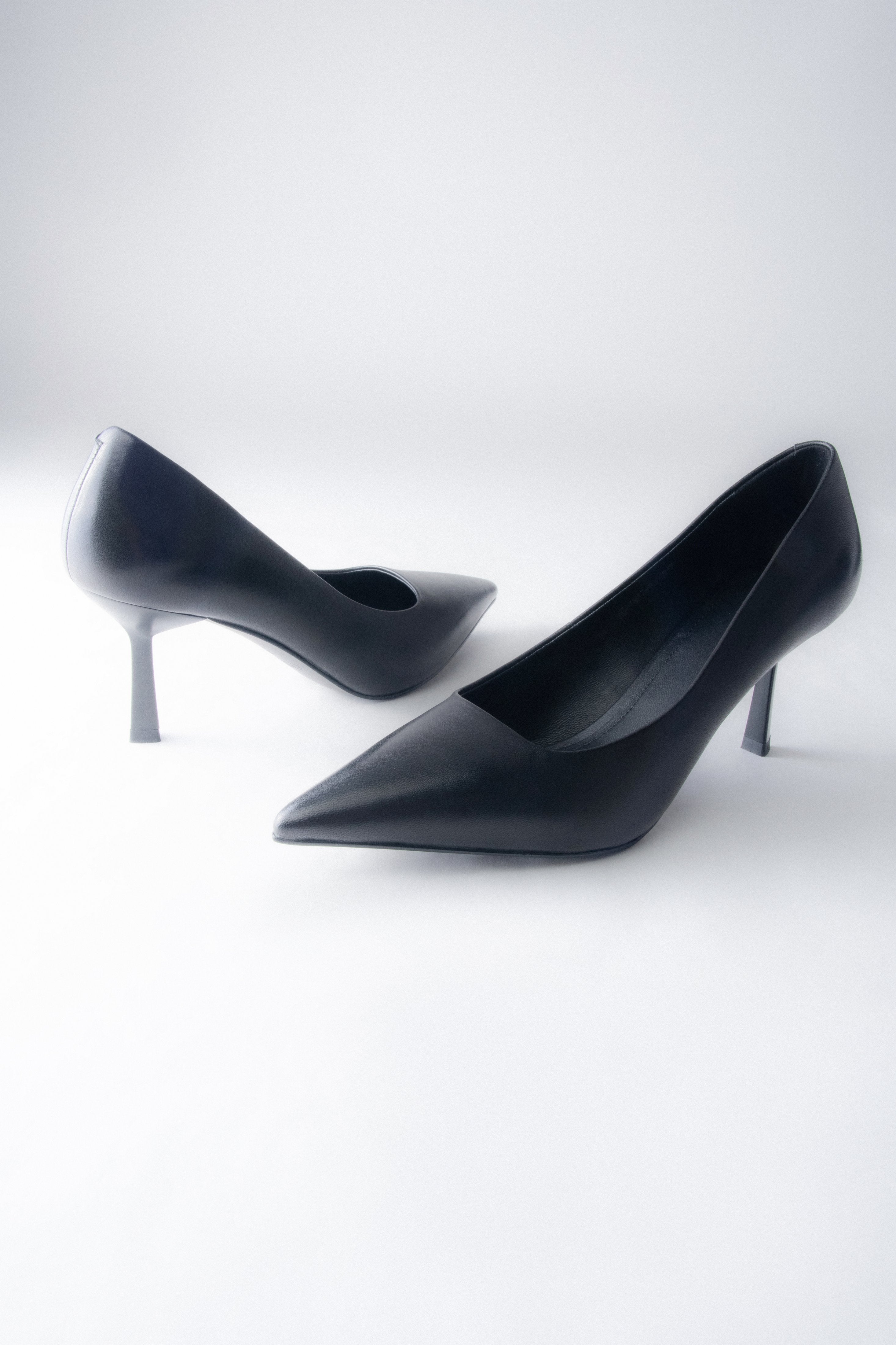 Schwarze Damen-High-Heels von Estro aus echtem Leder.
