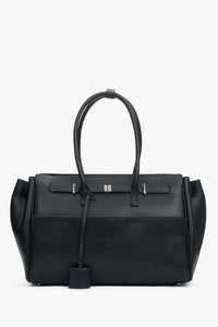 Frontalansicht der formstabilen schwarzen Damen-Koffertasche aus Echtleder.