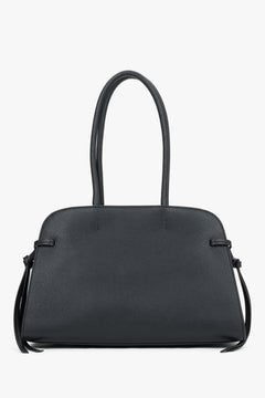 Frontale Ansicht der schwarzen Damen-Handtasche aus genarbtem Echtleder