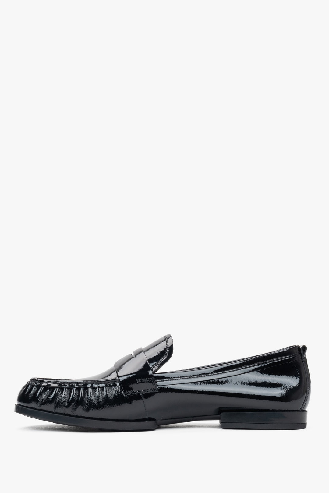 Klassische Lackleder-Loafer für Damen. Estro ER00116899