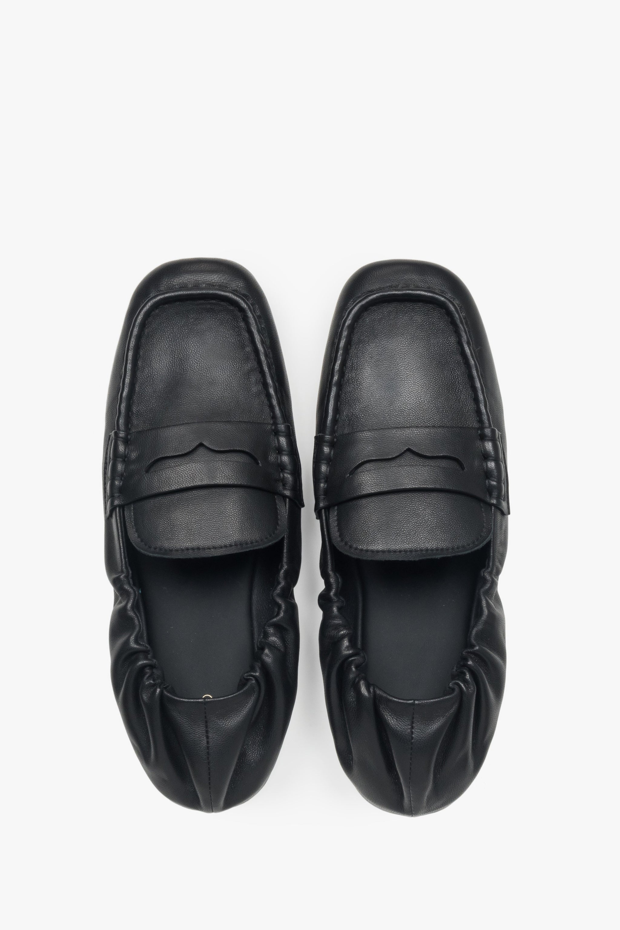 Bequeme Damen-Slipper in Schwarz, ideal für den Business-Look.