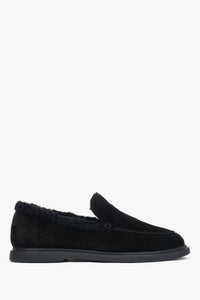 Flache Seitenansicht des schwarzen Damen-Loafers für den Winter aus Velours
