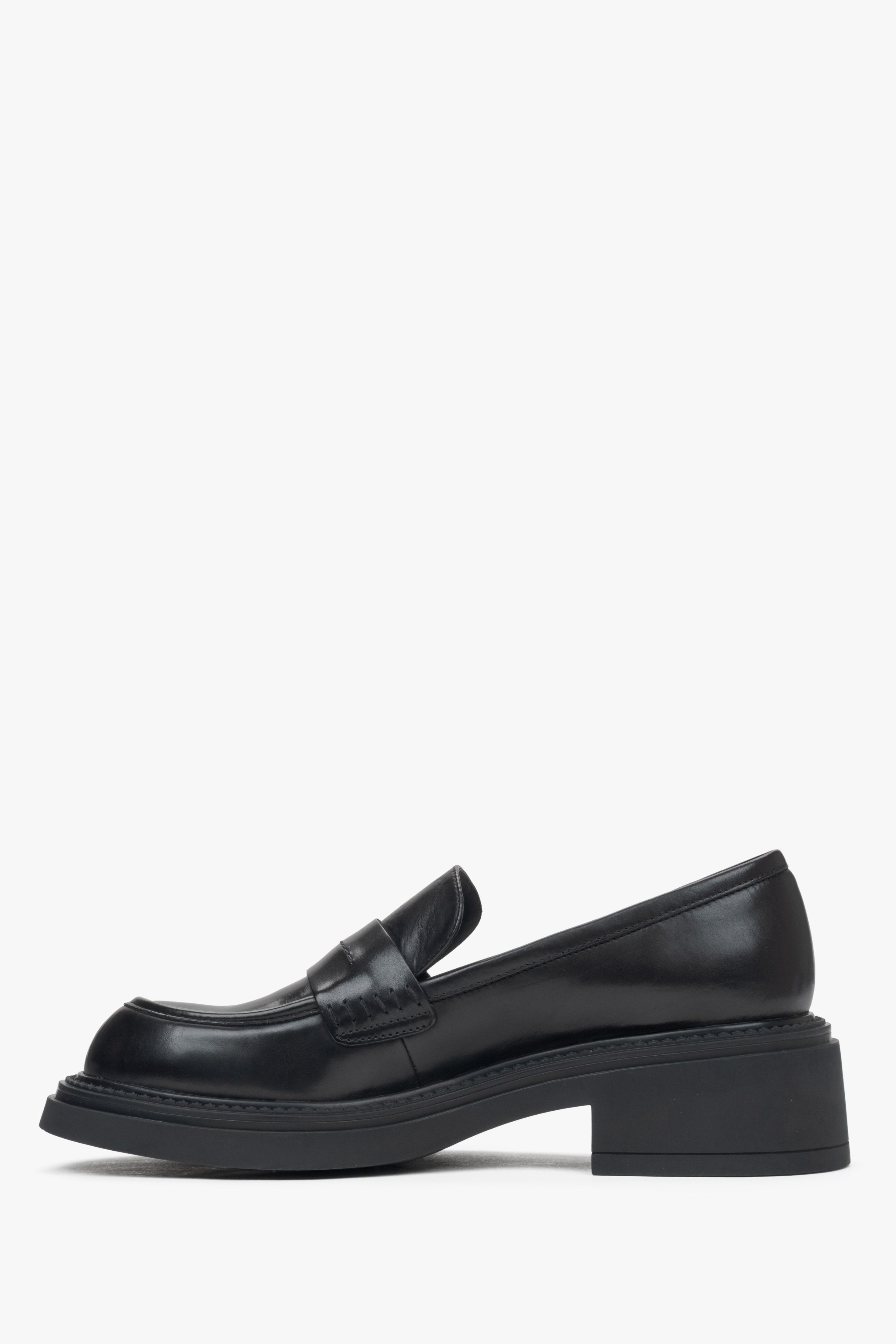 Damen Slipper schwarz mit stabilem quadratischem Absatz Estro ER00115903