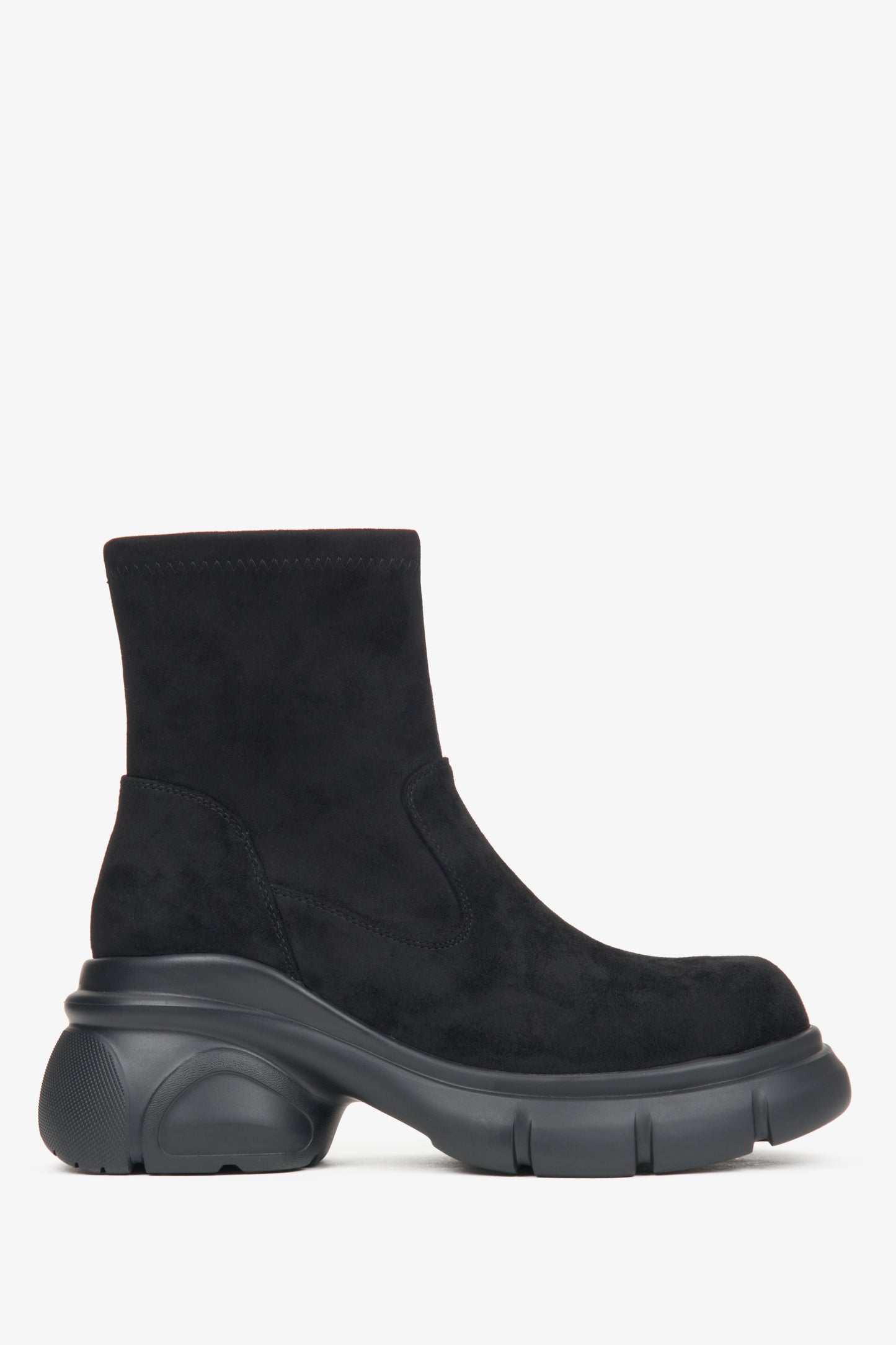 Schwarze Damen-Plateau-Stiefeletten aus Veloursleder Estro ER00116165.