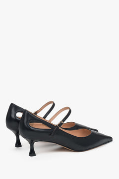 Rückansicht der eleganten schwarzen Damen-Pumps mit 6 cm hohem Trichterabsatz.