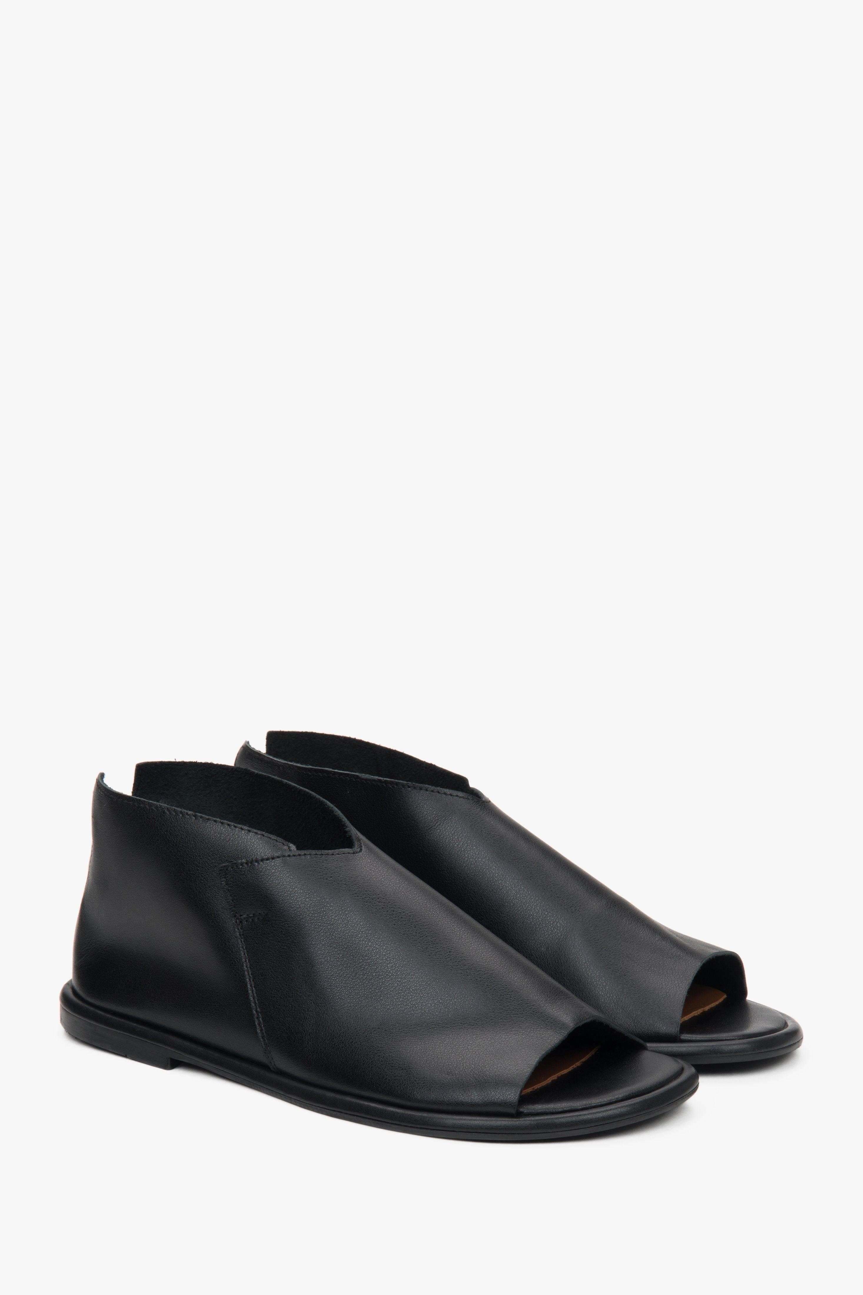 Schwarze Damen Sandalen aus Leder mit geschlossener Ferse Estro ER00117376