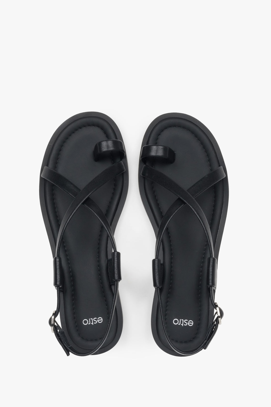 Draufsicht auf das Paar schwarzer Damen-Sandalen mit TPR-Sohle.