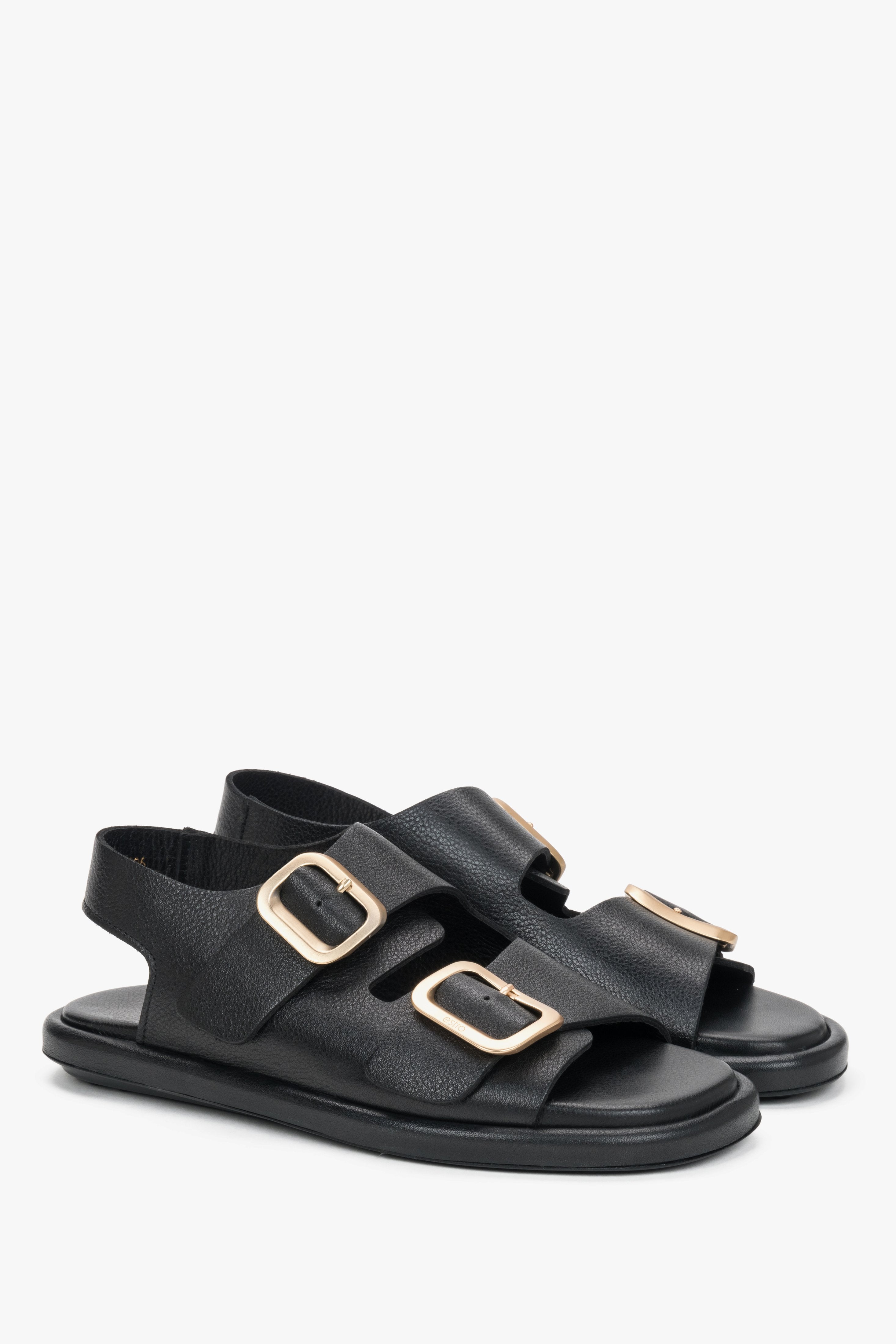 Paar schwarze Damen-Sandalen mit verstellbaren Schnallen von vorne