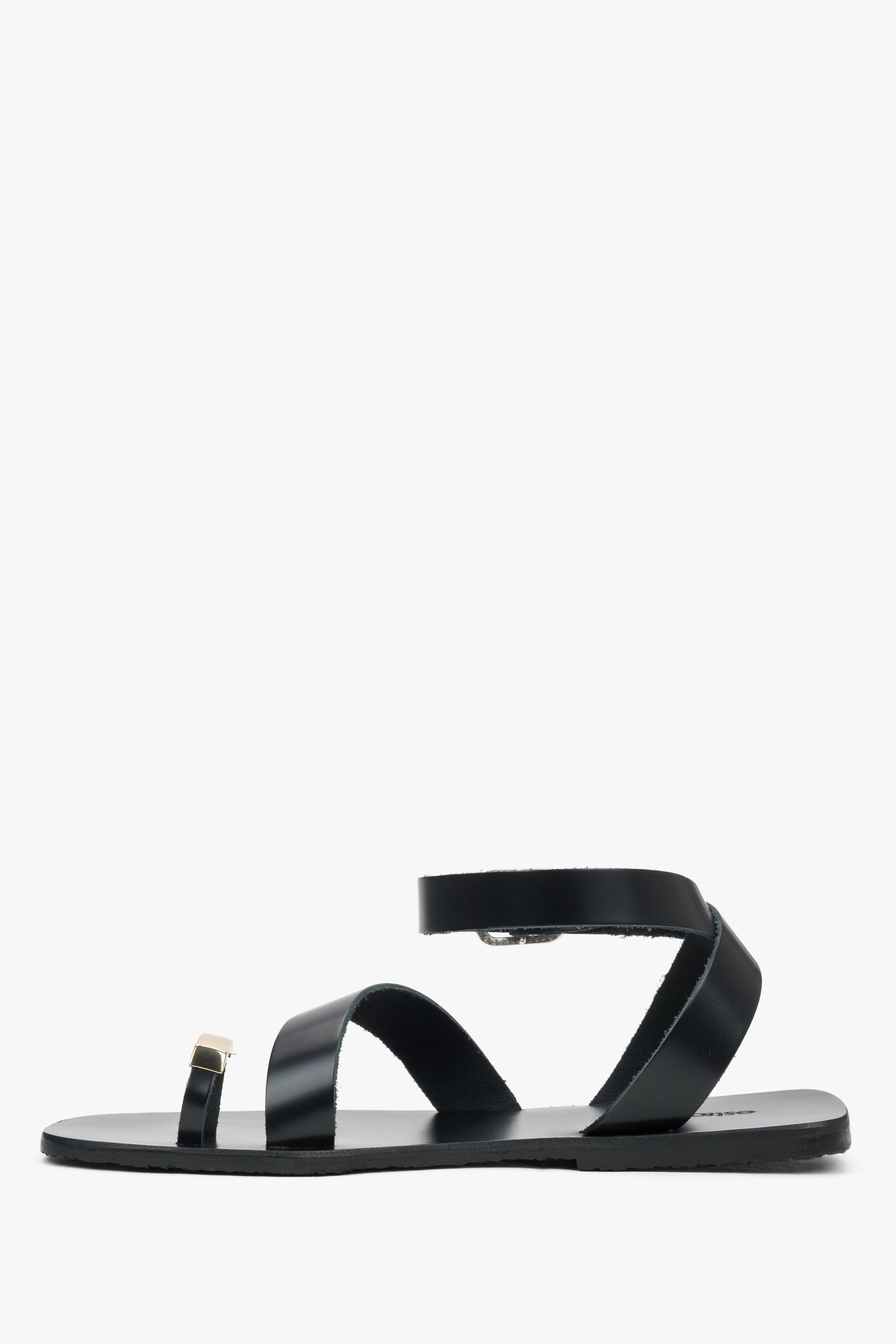Schwarze Damen-Sandalen mit Schnalle und Zehenring
