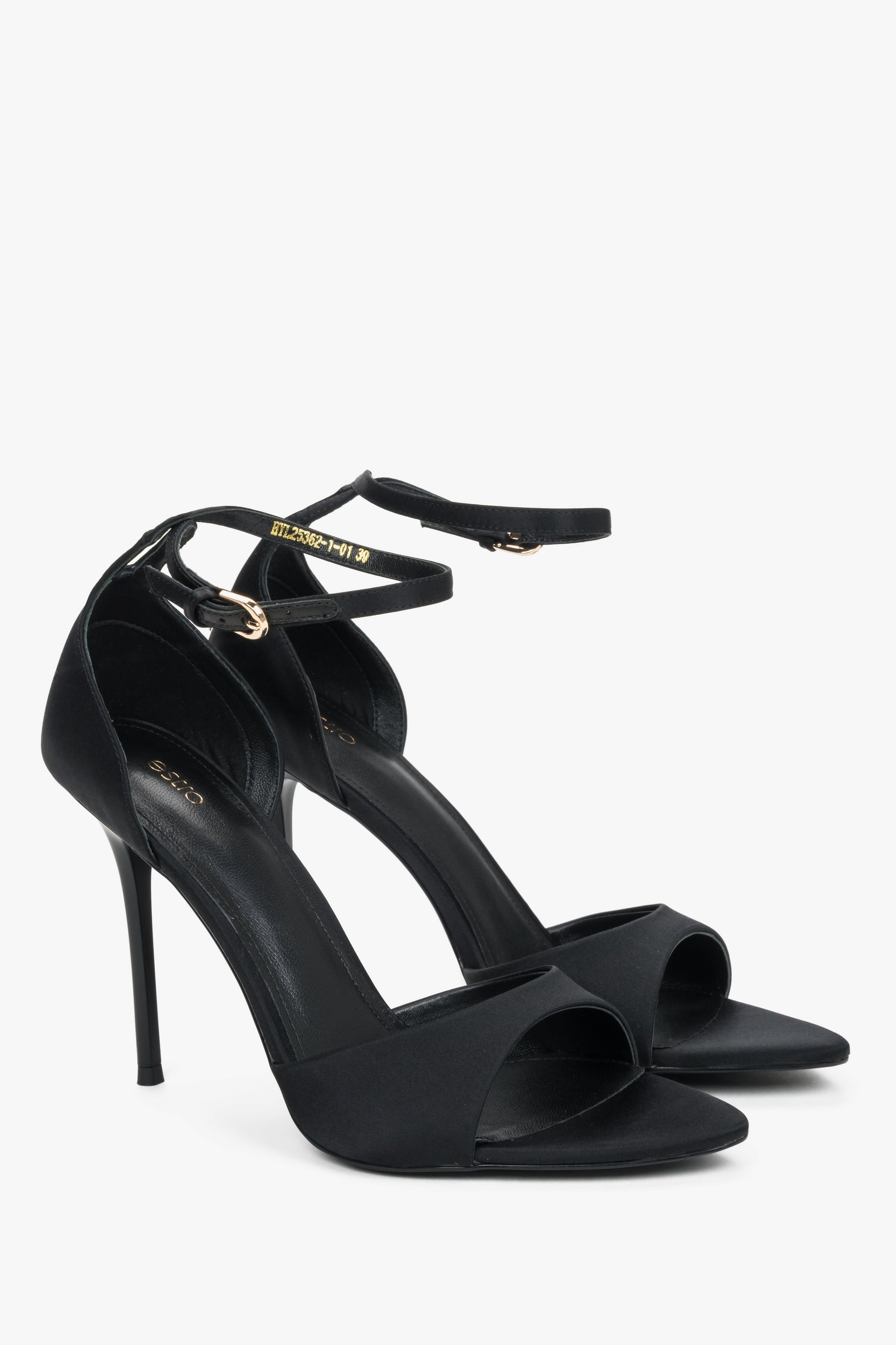 Schwarze Damen-Sandalette mit Federapplikation und schmalem Knöchelriemen