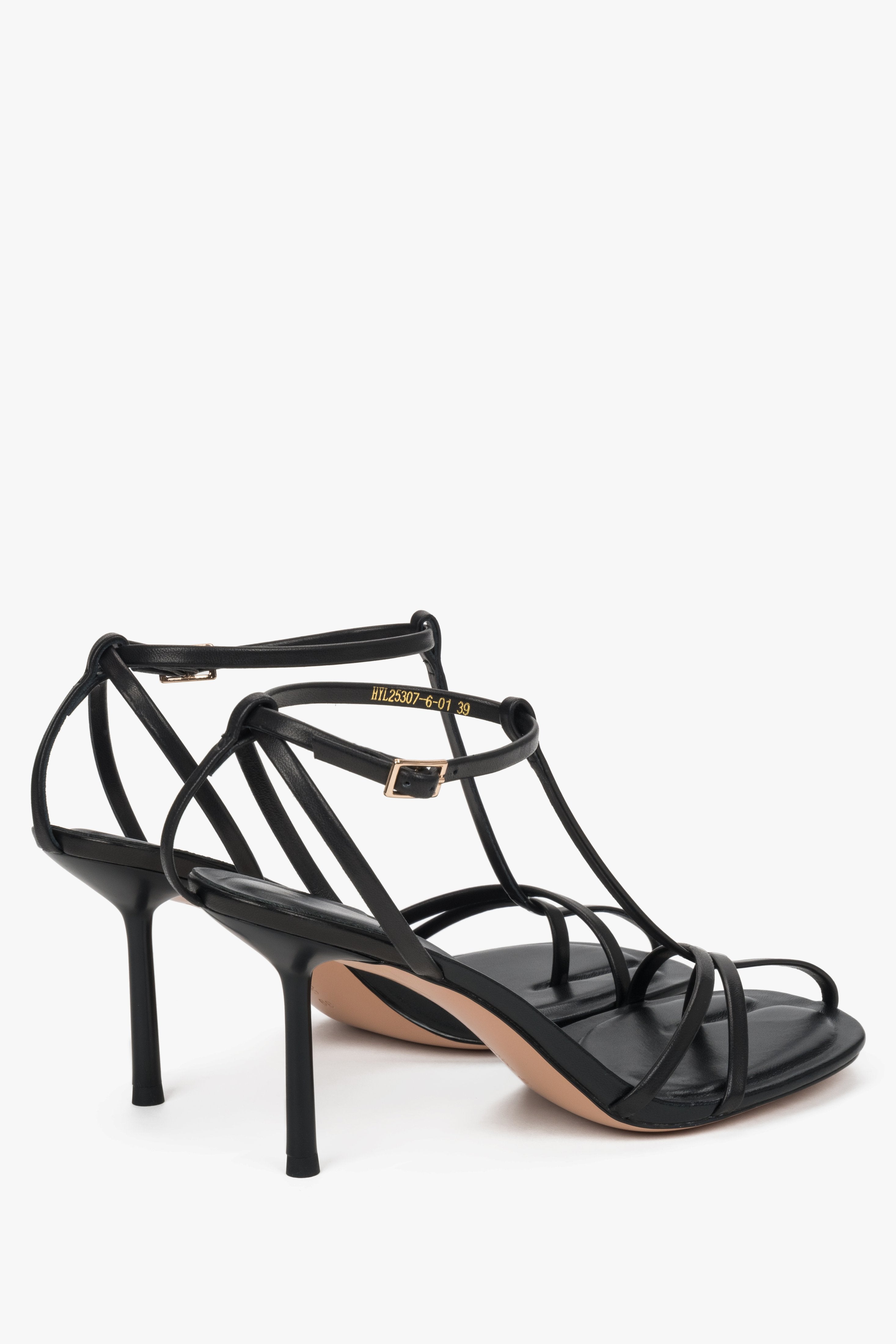 Schwarze Damen-Sandalette aus Leder in seitlicher Ansicht mit offenem Design