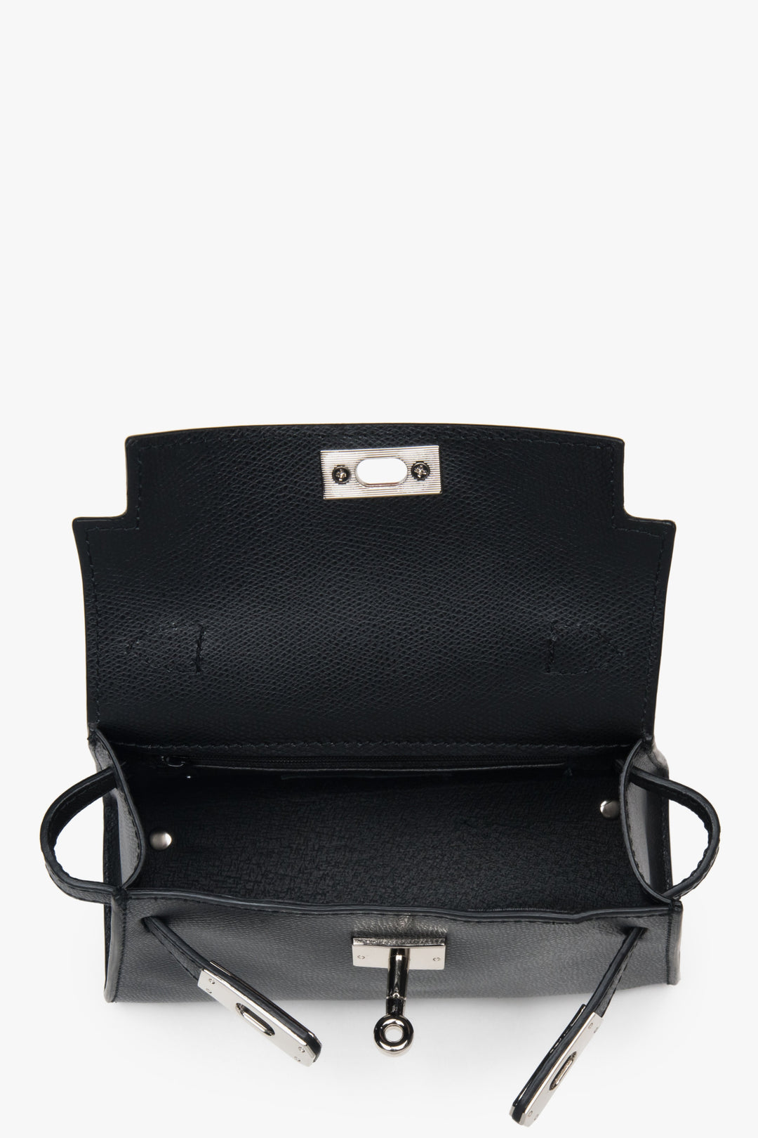 Schwarze Damen-Satchel-Tasche aus hochwertigem italienischem Leder mit silberfarbenen Beschlägen – Draufsicht.