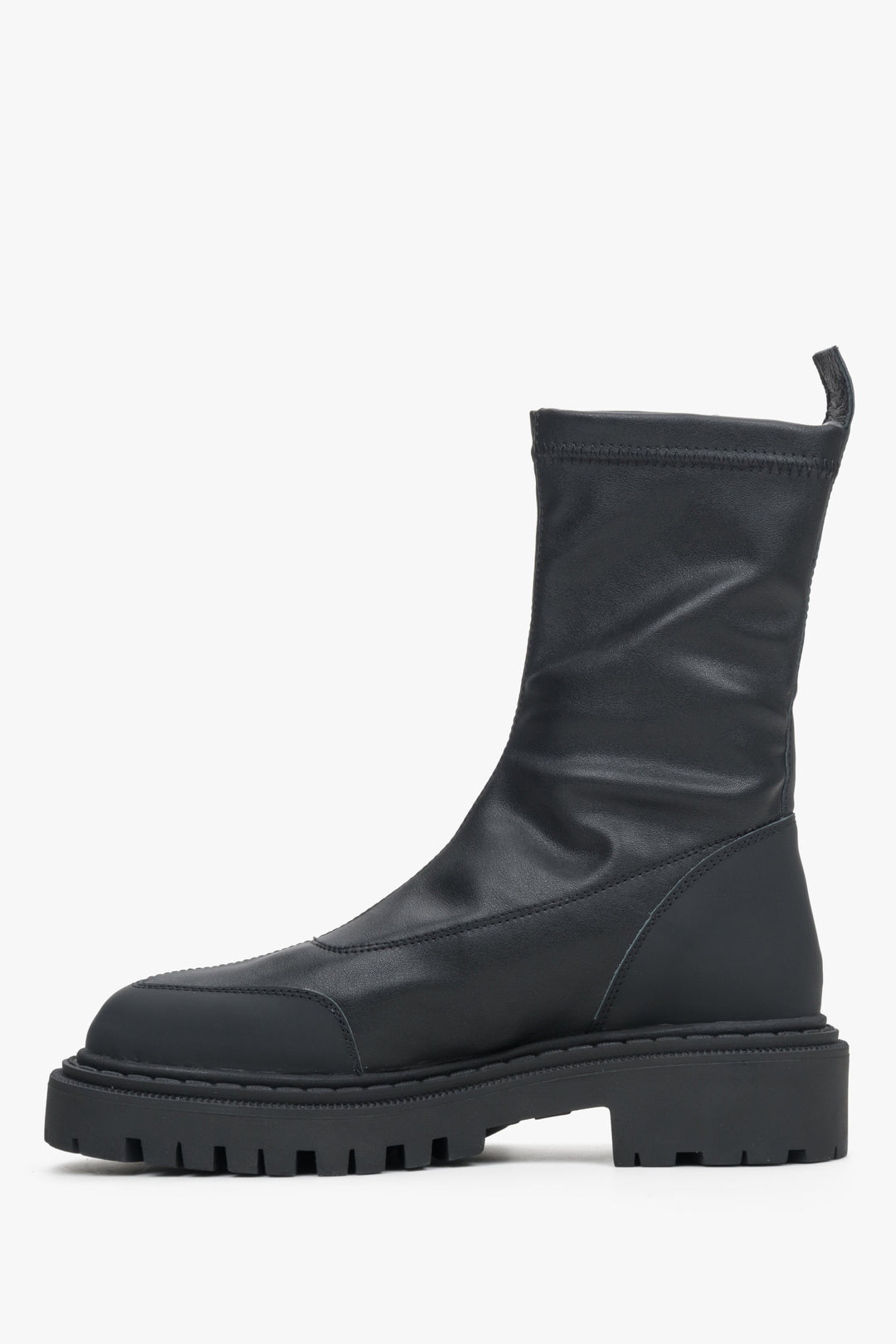 Hohe schwarze Damenstiefel mit flexiblem Schaft – Schuhprofil.